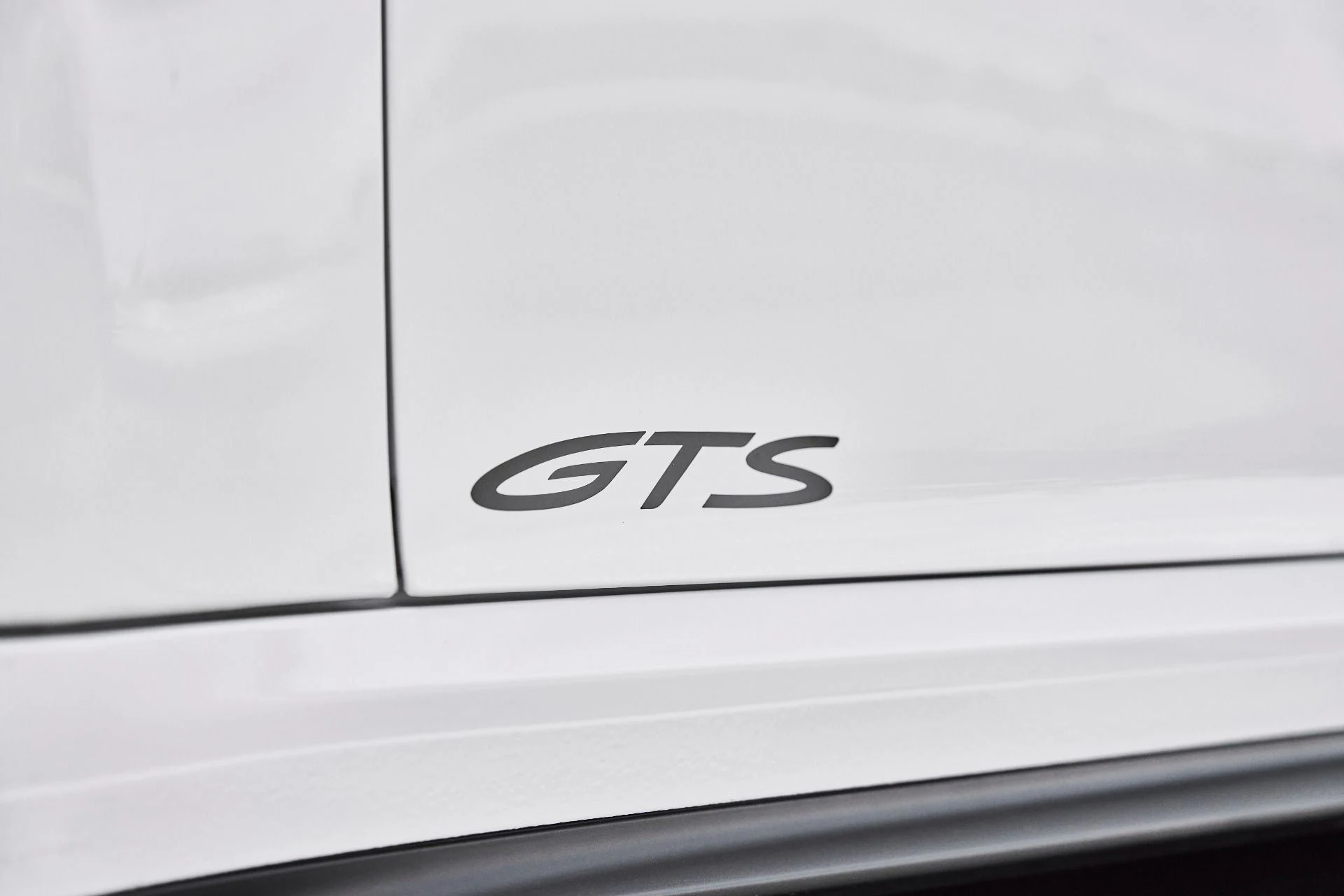mph006_1035767999_Used_2024_Porsche_911_Carrera_4_GTS_1779867164_055bcacfc4