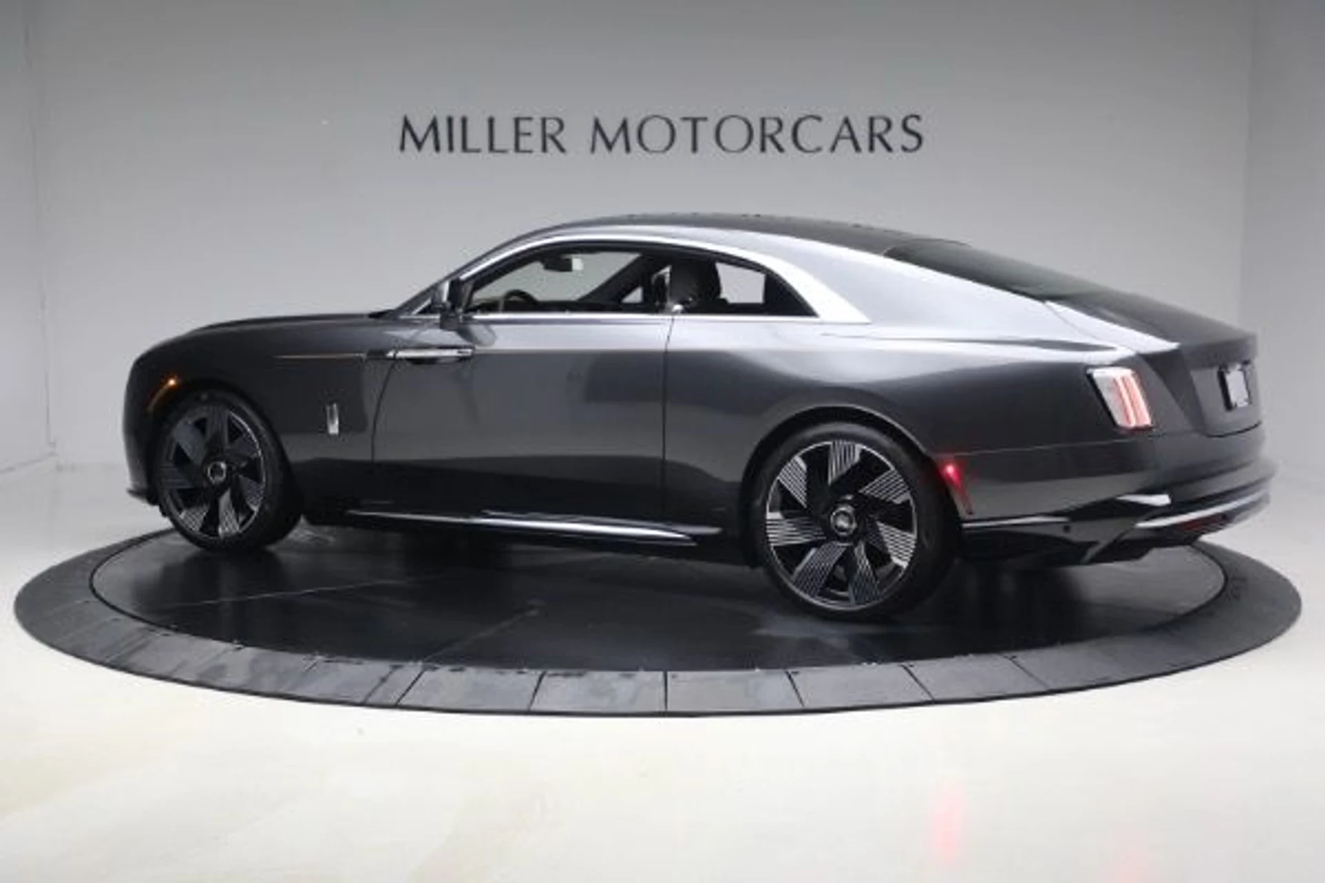 mph006_1045787424_Used_2024_Rolls_Royce_Spectre_8da61d8759