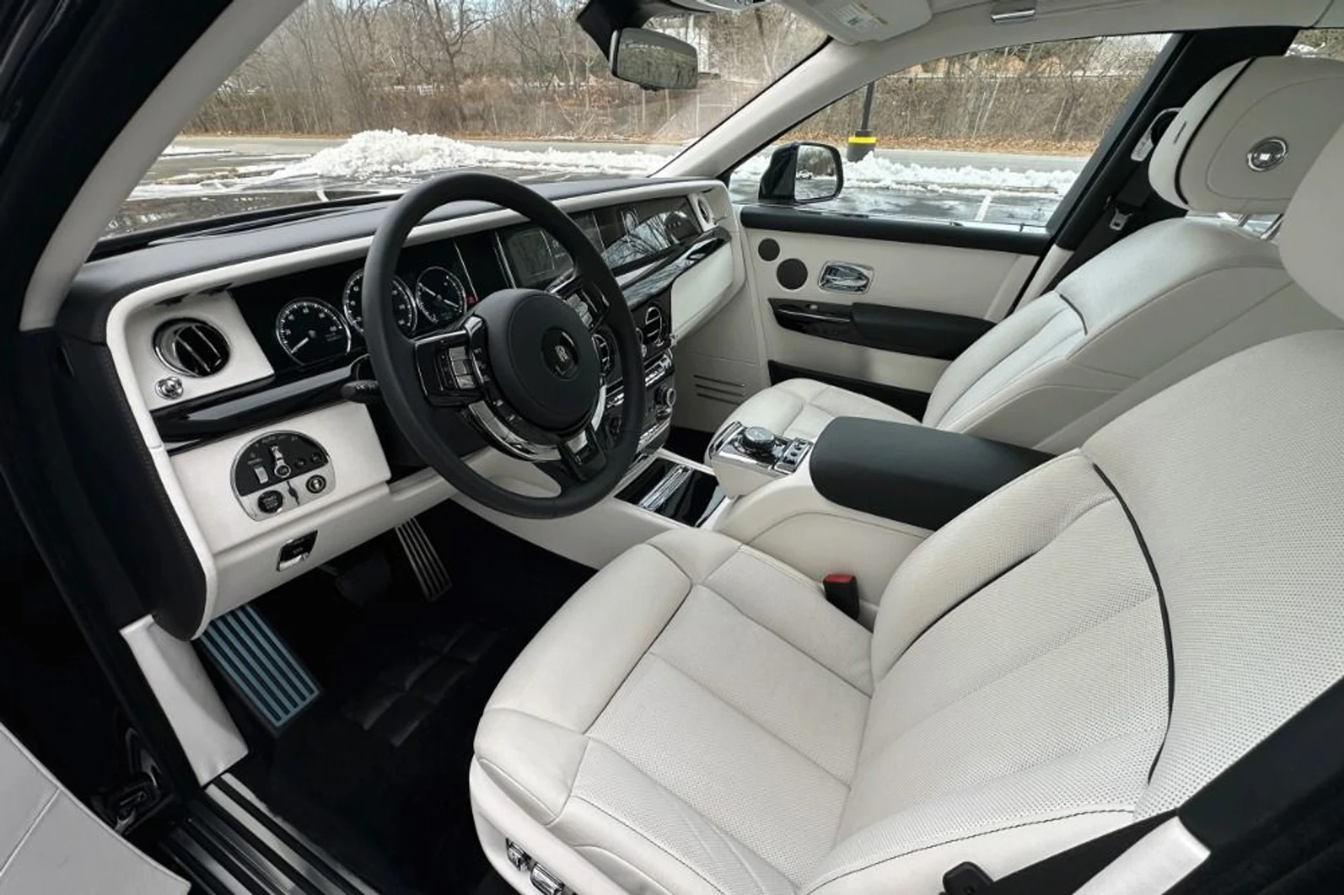 mph006_1046733652_Used_2023_Rolls_Royce_Phantom_1769430956_9a16f0e718