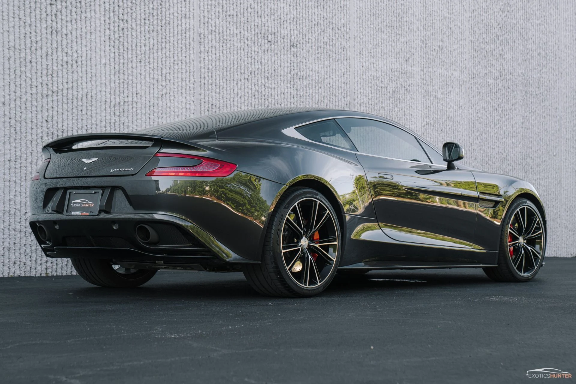 mph006_1052276317_Used_2014_Aston_Martin_Vanquish_Carbon_Everything_1754011458_406a443bea