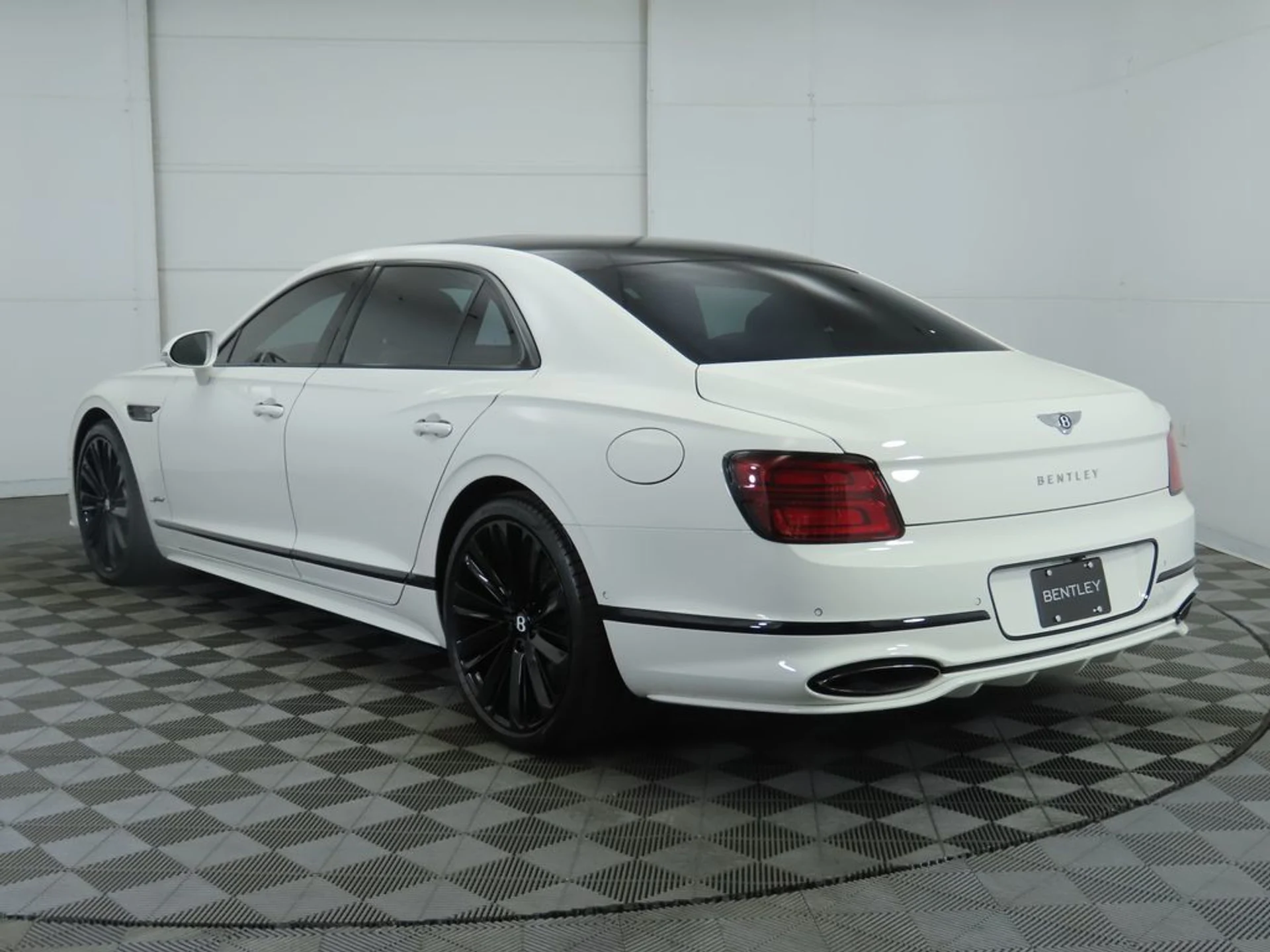 mph006_1052829283_used_2025_bentley_flying_spur_speedsedan_8119_22969403_7_1024_3e149853e8