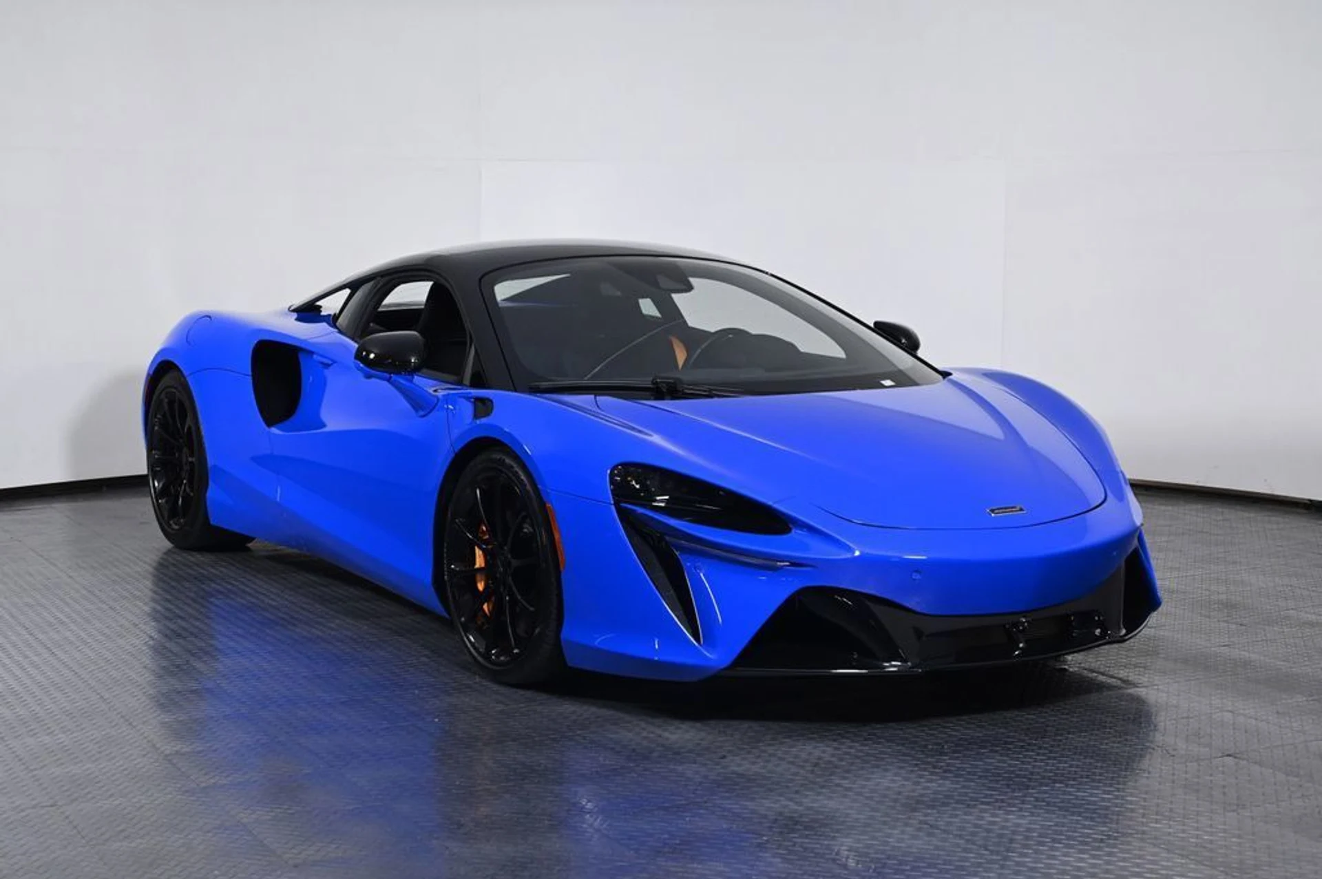 mph006_1056855847_used_2024_mclaren_artura_11350_23032757_7_1024_597ad46c2d