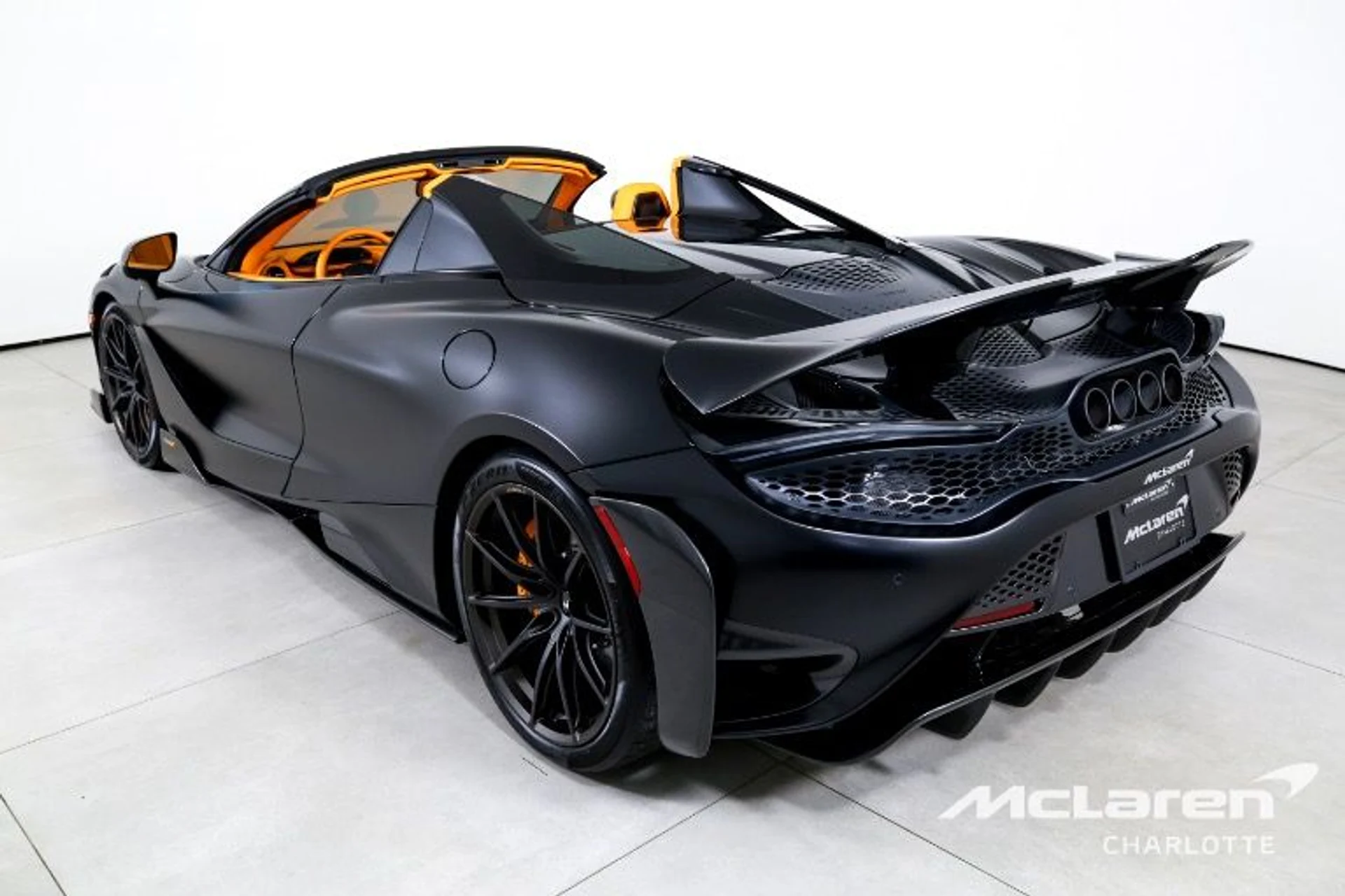 mph006_105763331_Used_2022_Mc_Laren_765_LT_Spider_8417b917ce