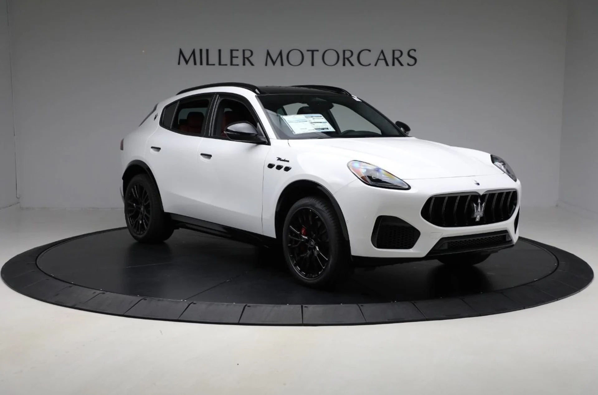 mph006_1067814353_New_2025_Maserati_Grecale_Modena_18625c663a