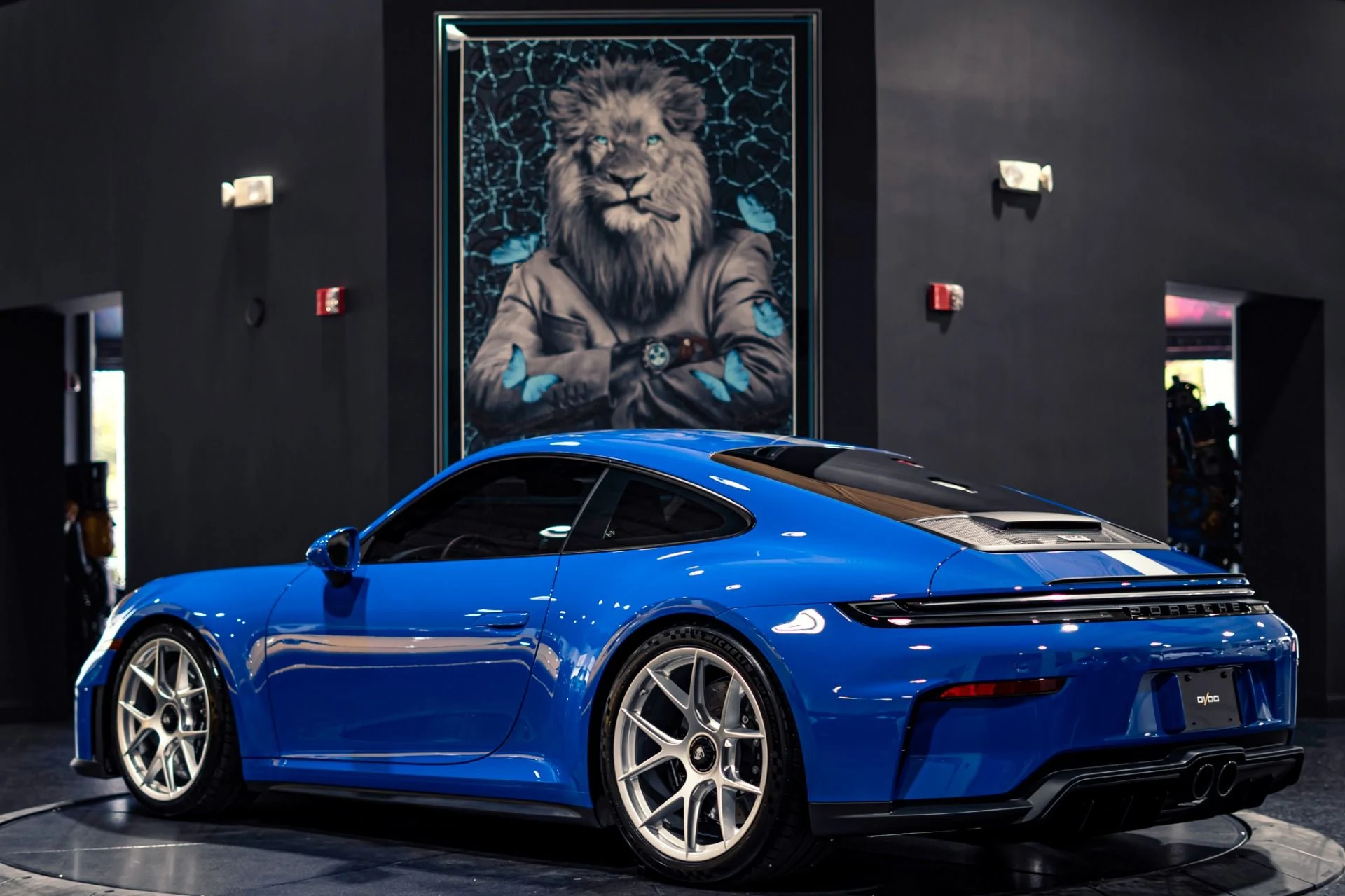 mph006_1076431465_Used_2026_Porsche_911_GT_3_Touring_Lugano_Blue_Lightweight_Package_1777381439_dd0eb62e2f