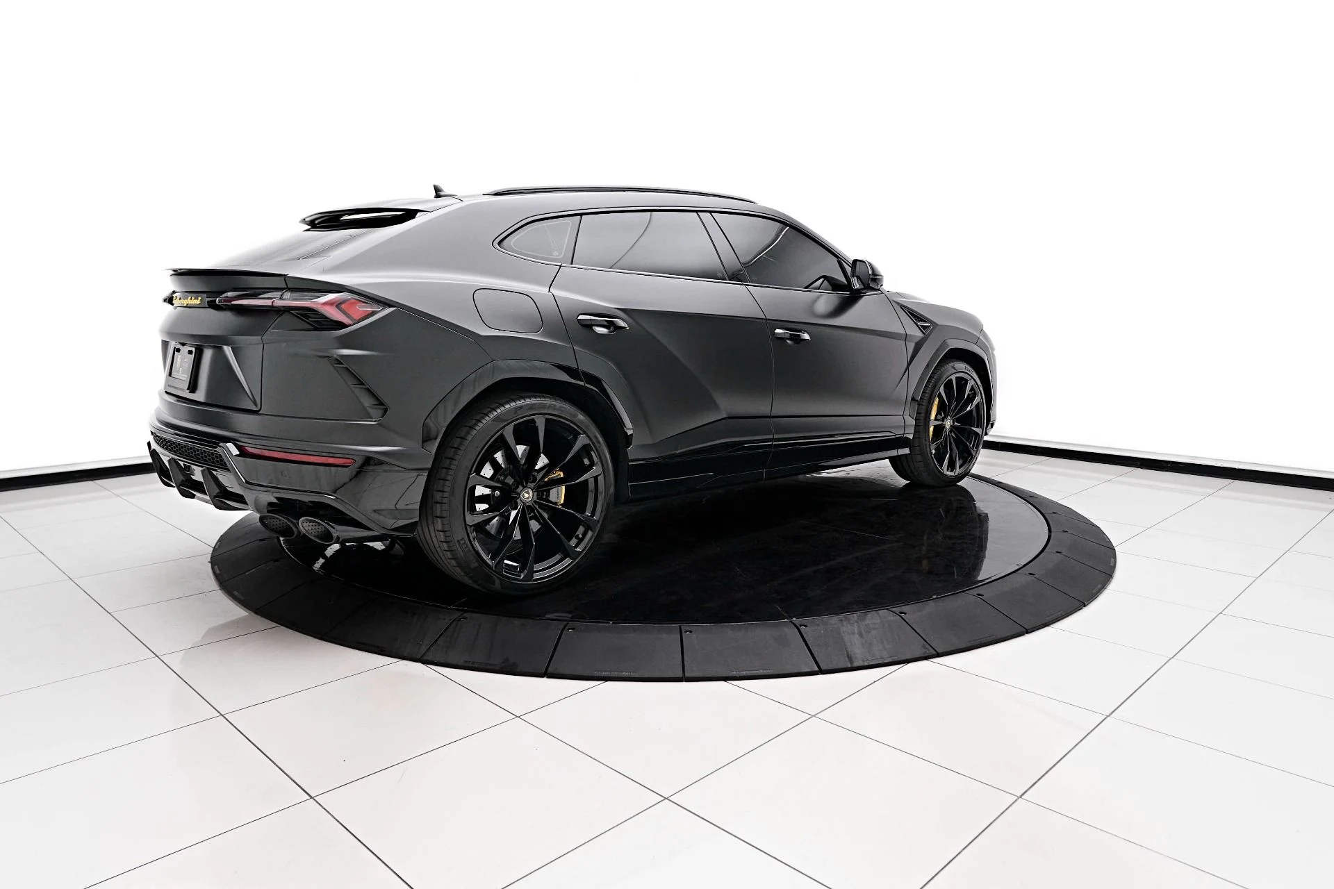 mph006_1078513644_Used_2022_Lamborghini_Urus_1714440387_ae3d2715fe