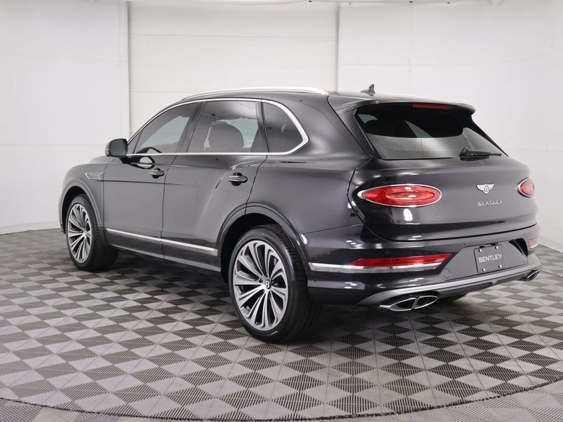 mph006_1078531366_new_2025_bentley_bentayga_v8awd_8119_22910537_7_1024_7521f07112
