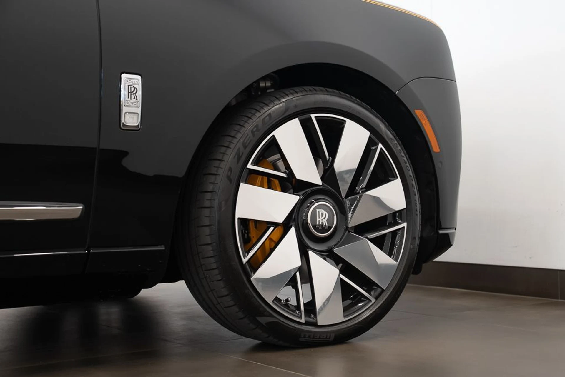 mph006_1081694166_rolls_royce_cullinan_2025_975a994d6c