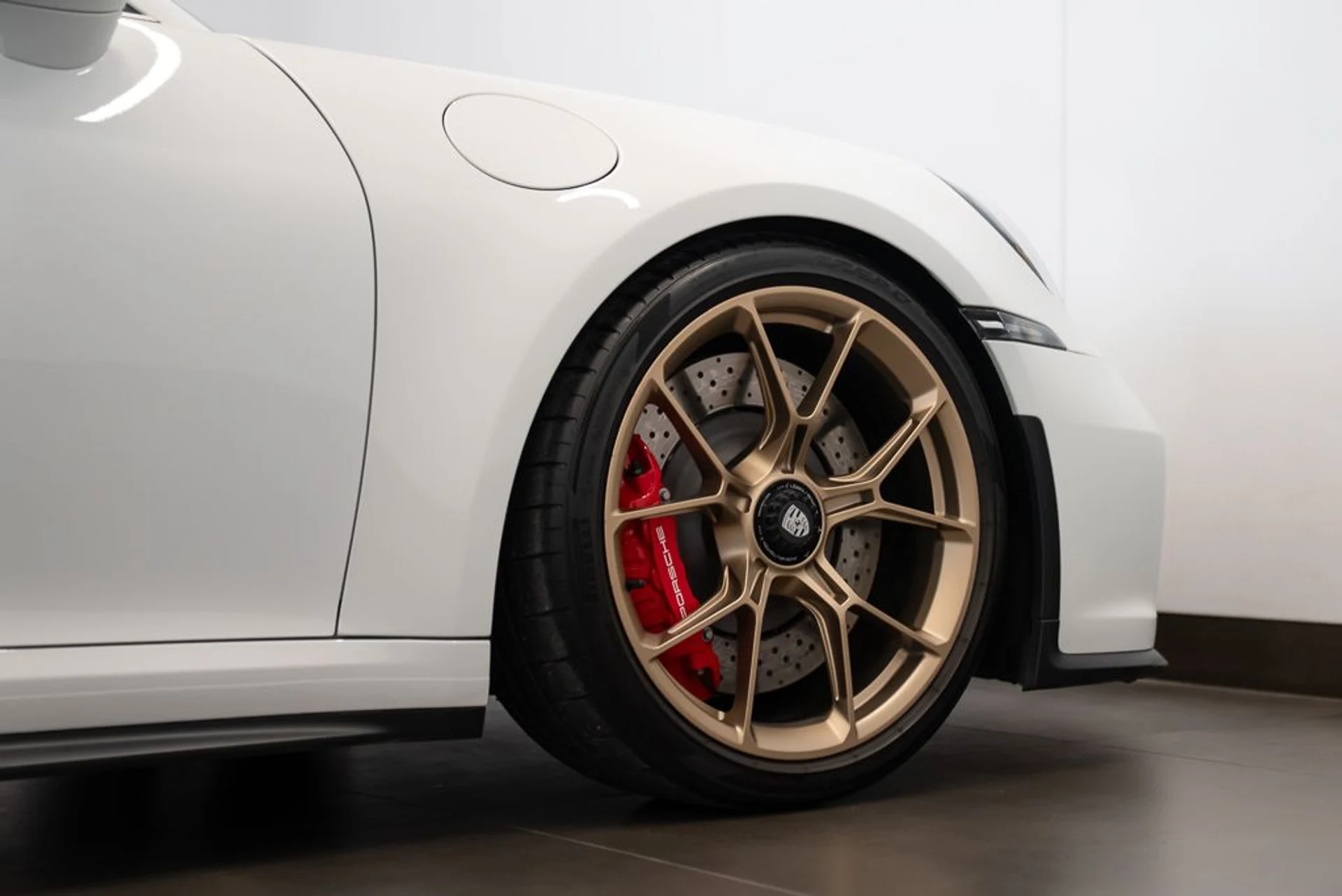 mph006_1082261792_porsche_911_2024_2e6f0414fa