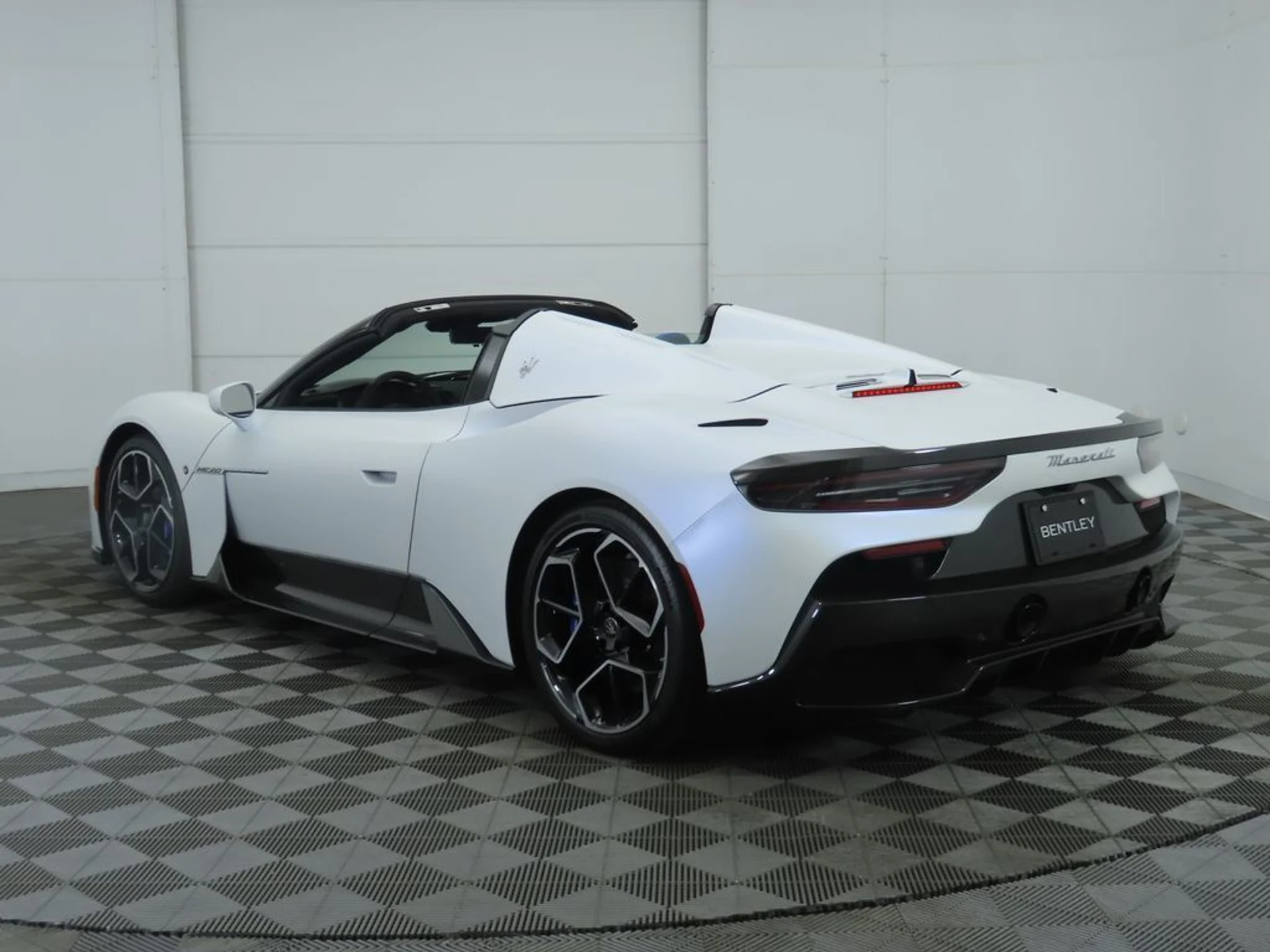 mph006_1083883116_used_2023_maserati_mc20_cieloconvertible_8119_22982884_7_1024_641b6cdb01