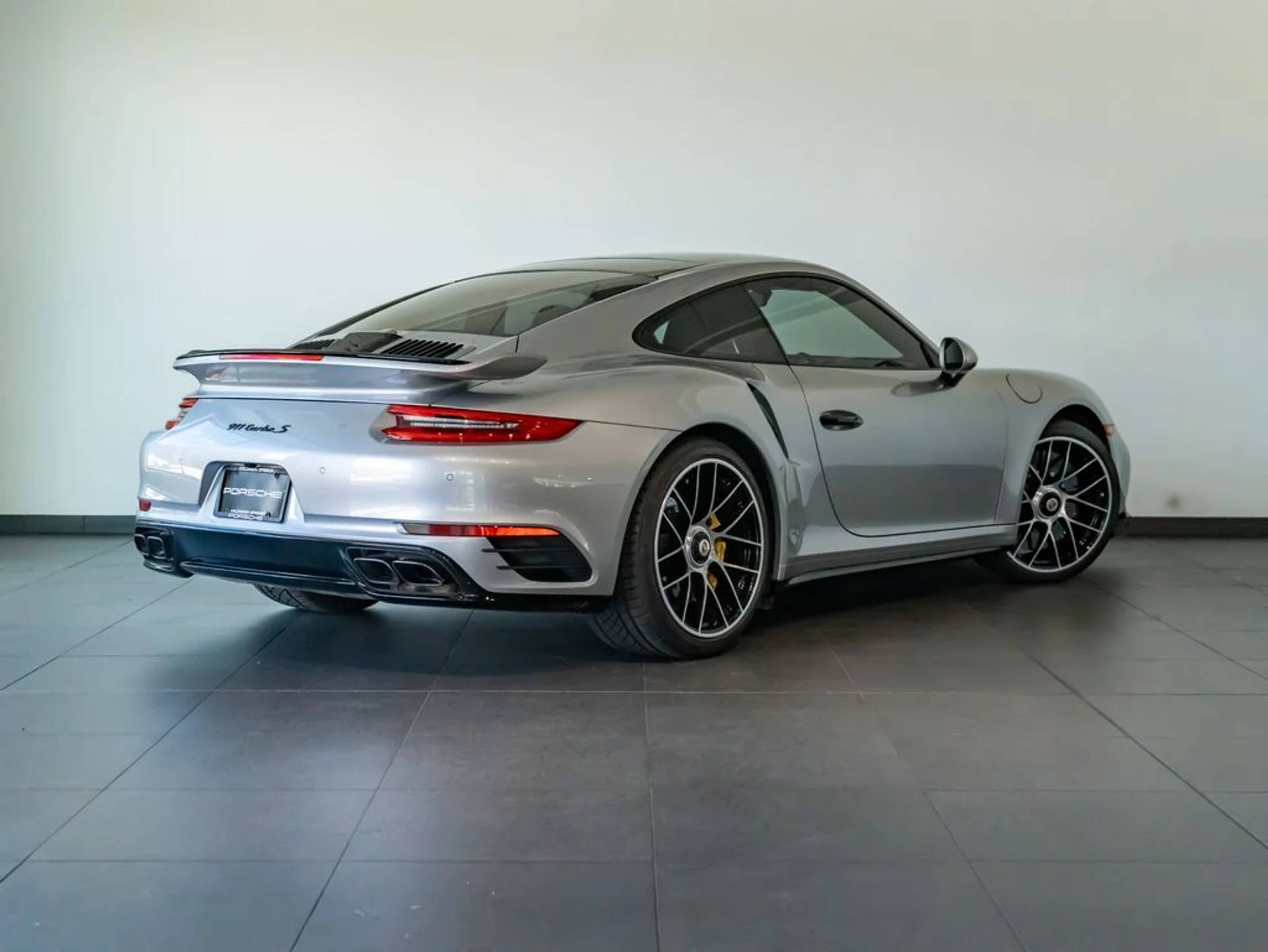 mph006_1087979488_ee983270c7454efac2ac2af6bc555130_d56bed0cc6