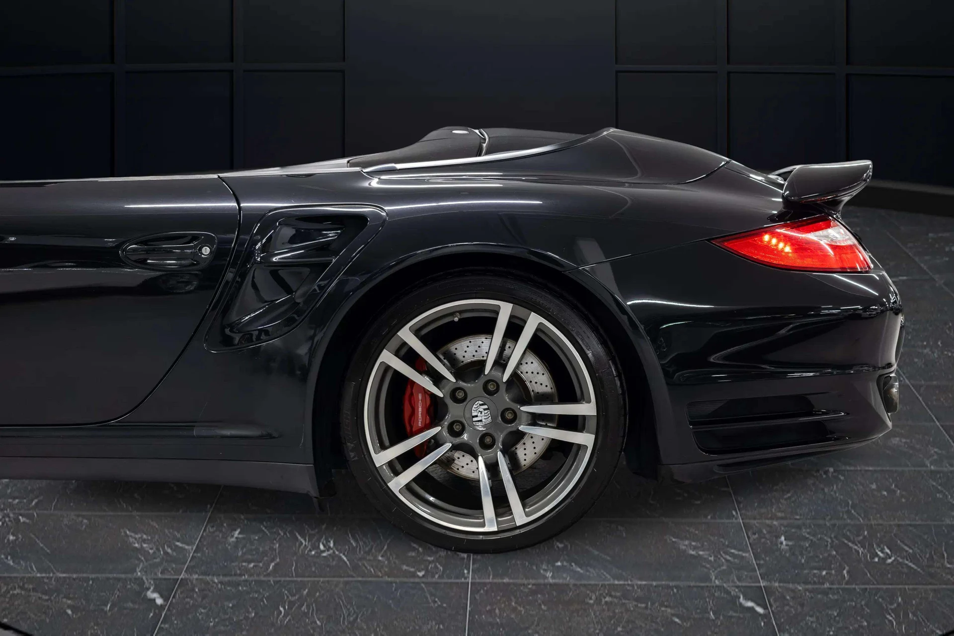 mph006_1091074983_a2a70772_4fd2_41d5_b647_671489d255ee_201120_Porsche2091120_Turbo20_Cabriolet2028_WP_0_CD_2_A90_BS_77372929_7_0167876441