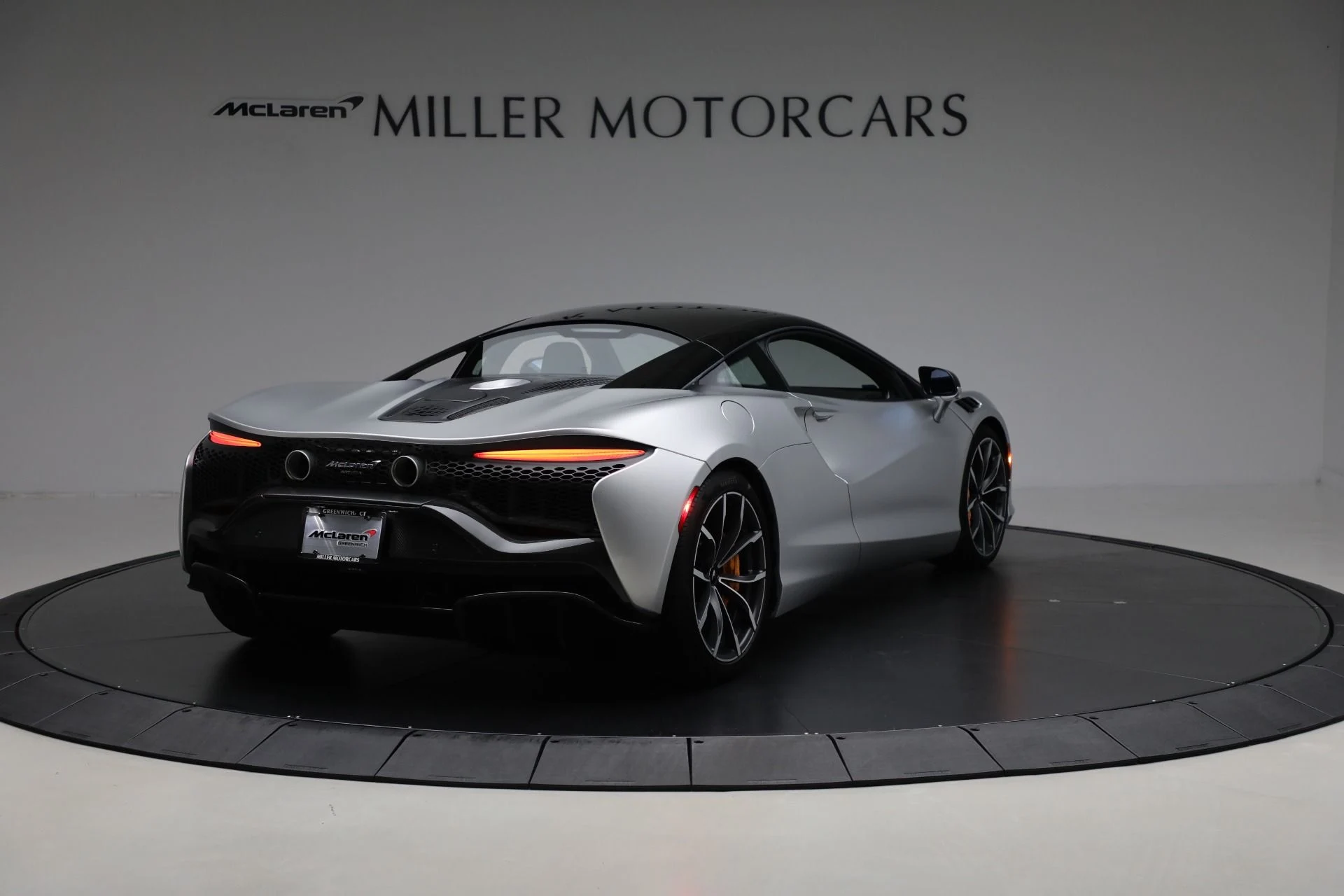 mph006_1094575765_Used_2023_Mc_Laren_Artura_Vision_d4596f7f31