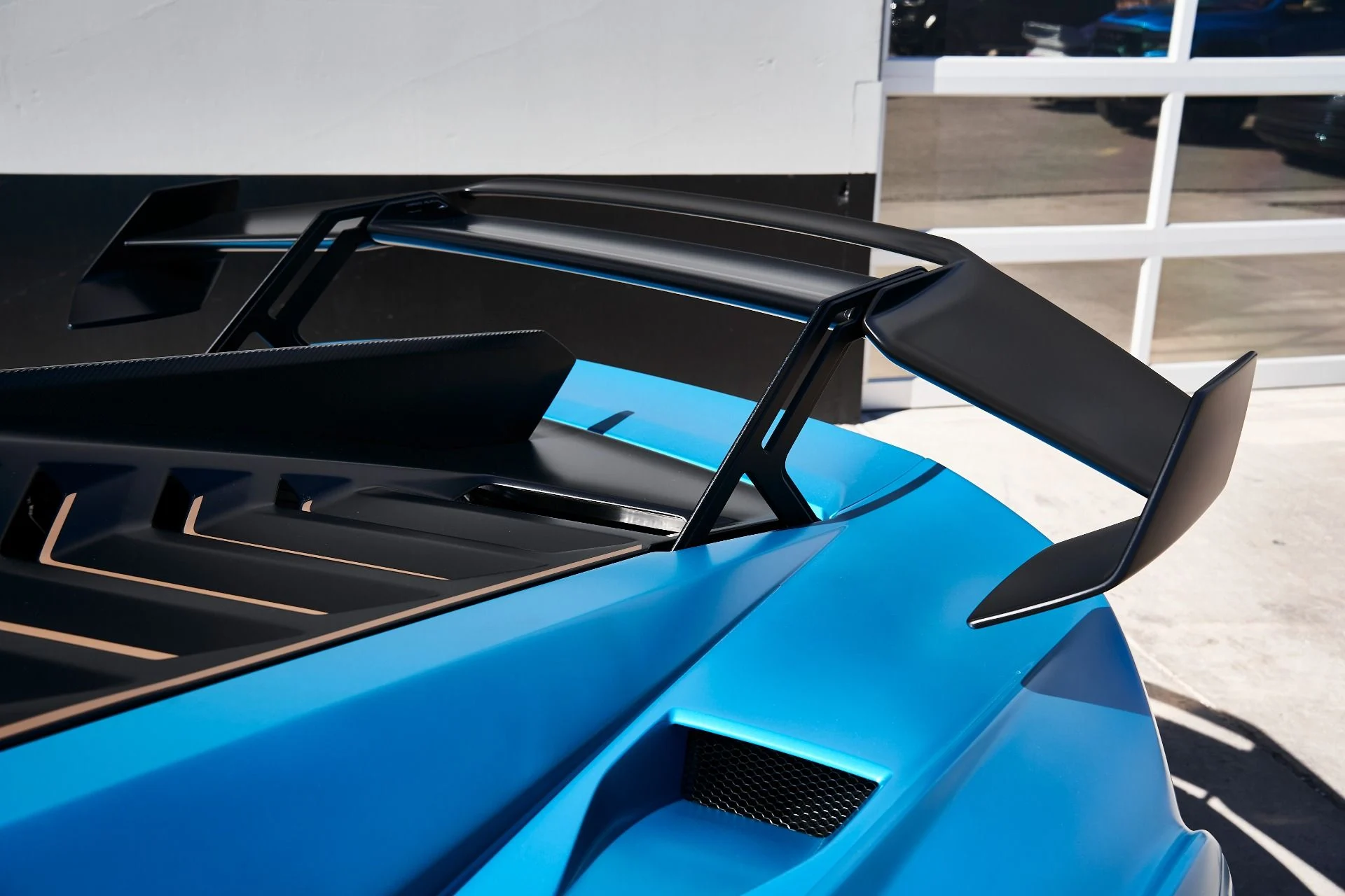 mph006_1095099597_Used_2022_Lamborghini_Huracan_STO_Base_1732754503_c8f0f7dc32