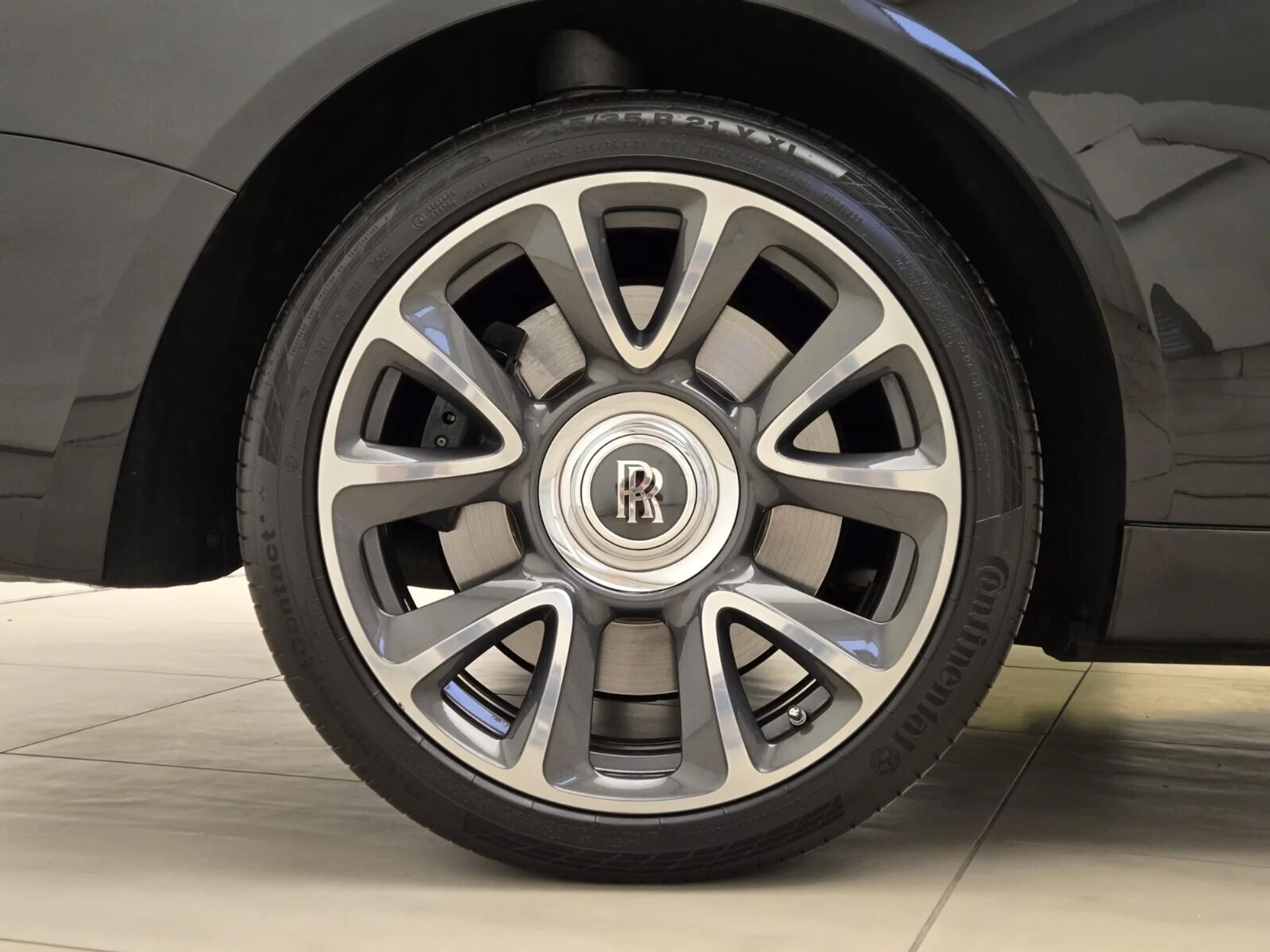 mph006_1099044787_Used_2018_Rolls_Royce_Wraith_1755931412_e43fcbe054