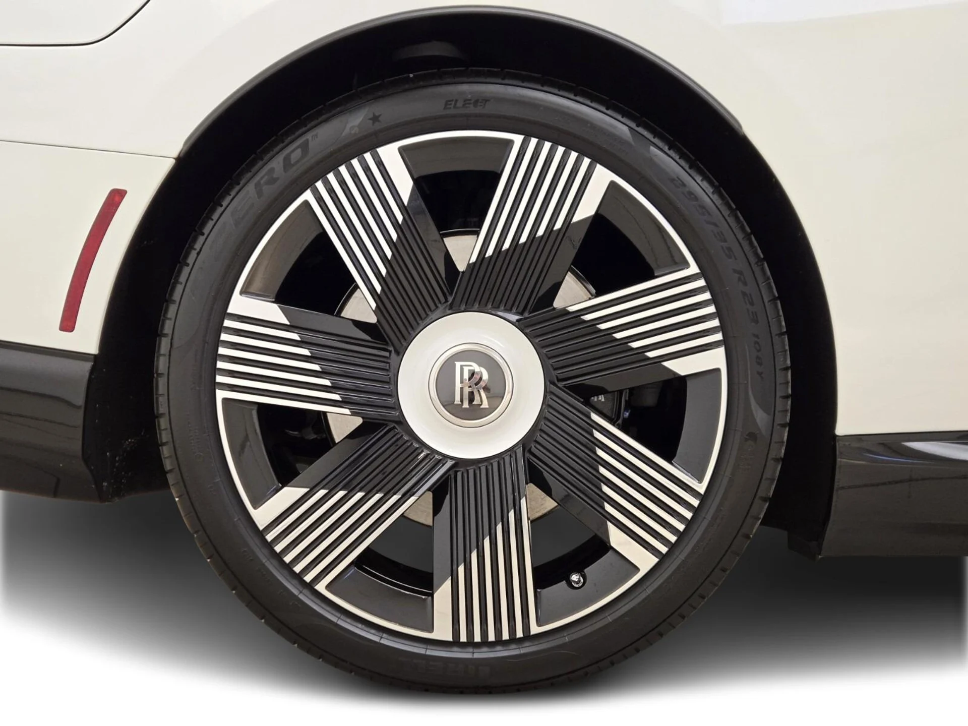 mph006_1103206254_Used_2024_Rolls_Royce_Spectre_1761122012_62f1486dbe