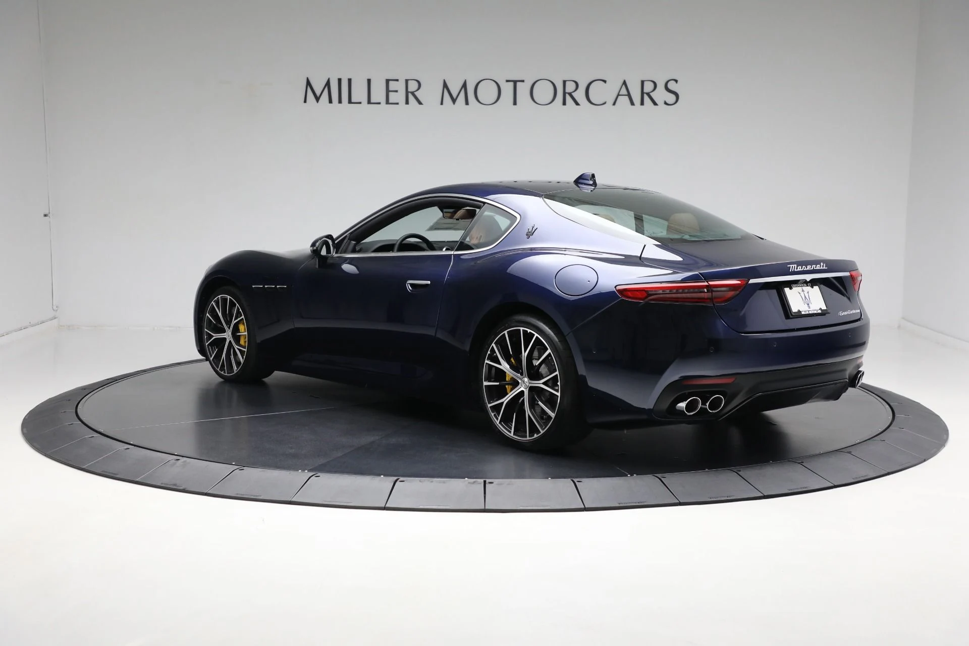 mph006_1107185274_Used_2024_Maserati_Gran_Turismo_Modena_1763577924_eabd131122