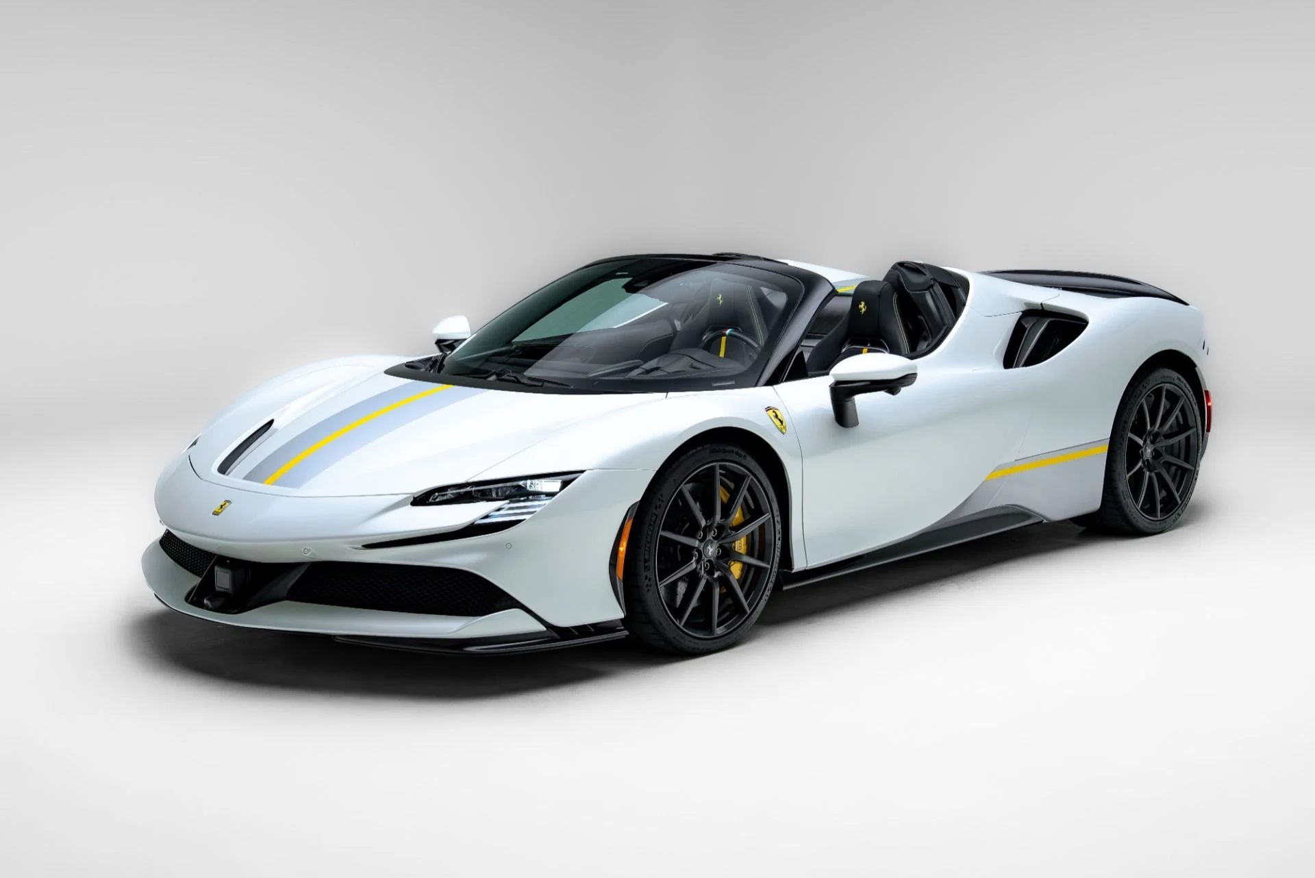 mph006_1120554086_Used_2024_Ferrari_SF_90_Spider_1777485078_8ff6ec216a