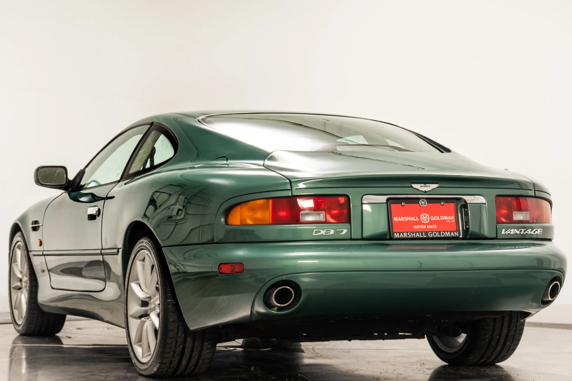 mph006_1124361148_Used_2001_Aston_Martin_DB_7_V12_Vantage_1760468043_3ddd49cc72