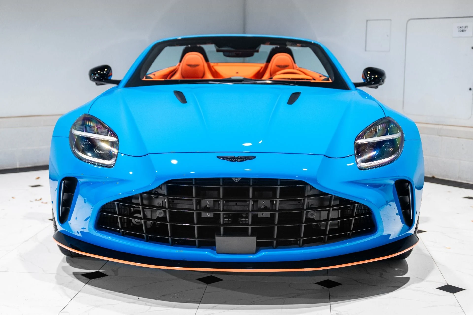 mph006_1124795647_New_2026_Aston_Martin_Vantage_Roadster_1761752064_9ba6caf314