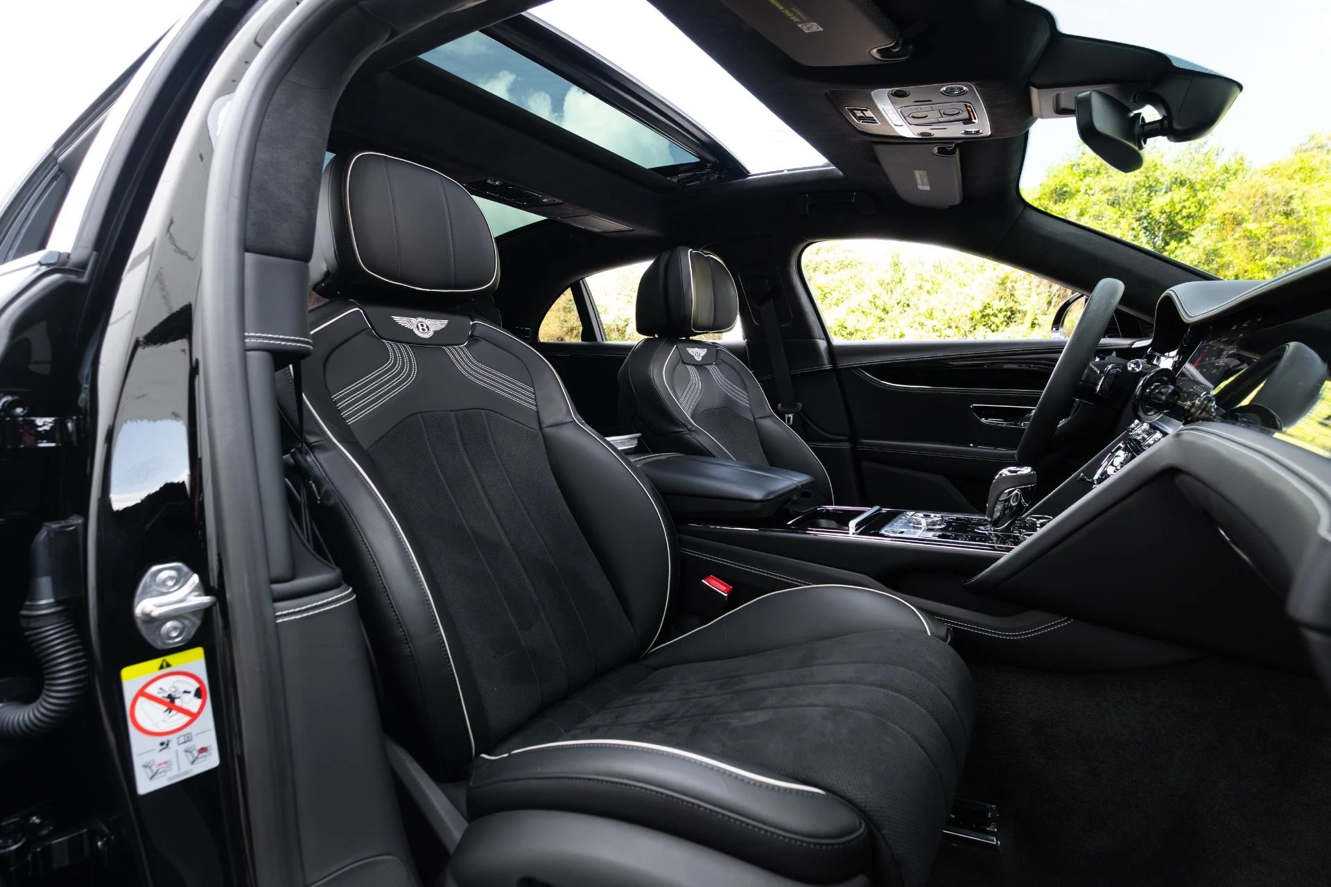 mph006_11294858_Used_2023_Bentley_Flying_Spur_S_V8_1778782784_a167e007a9