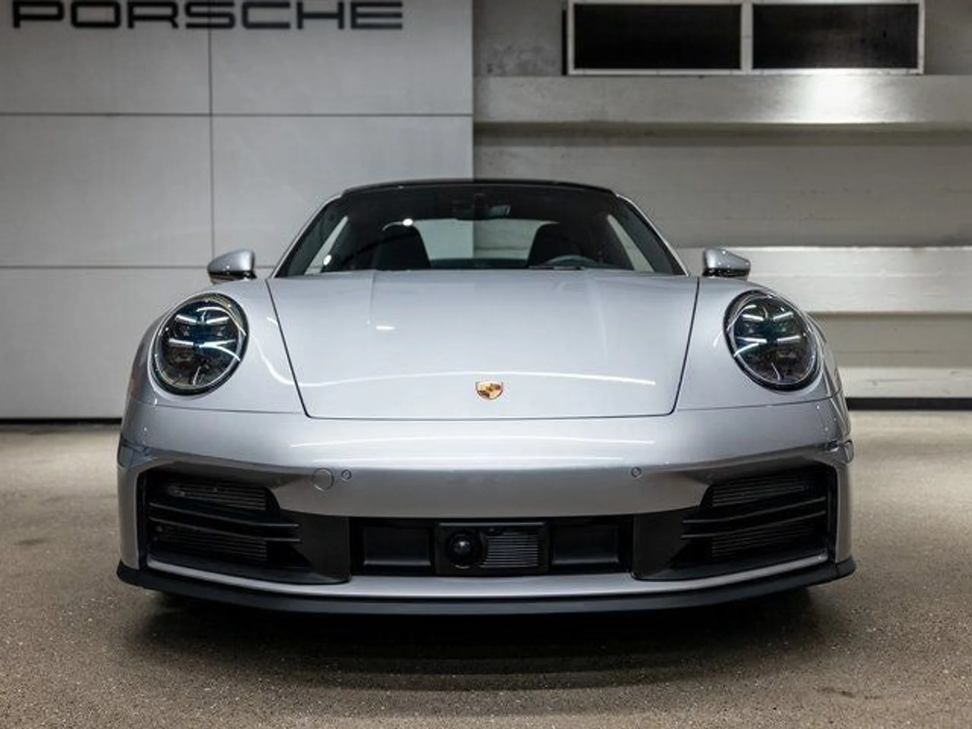 mph006_115195421_7_7130b39171