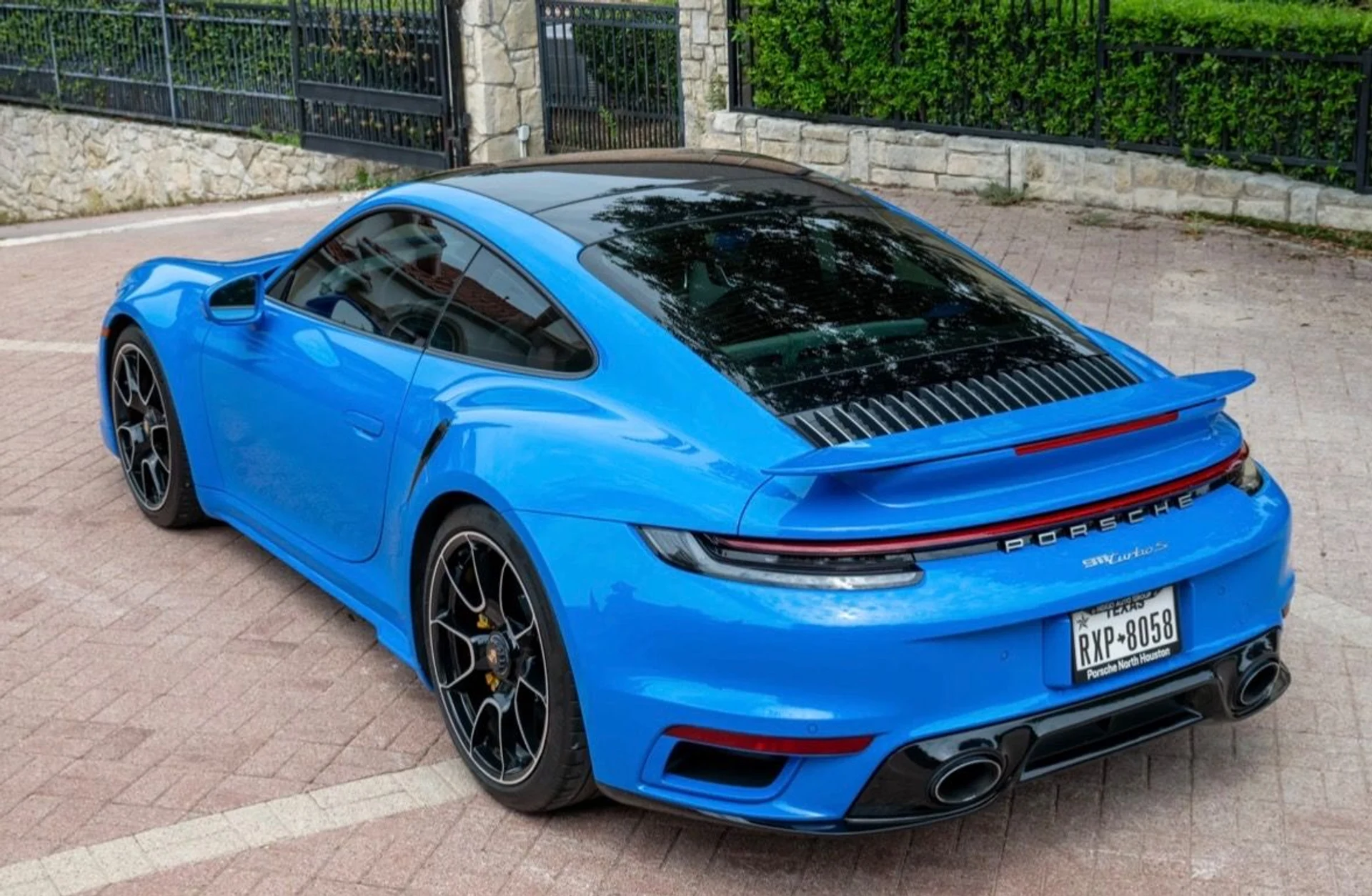 mph006_1152040757_Used_2022_Porsche_911_Turbo_S_1756321874_1469023ada