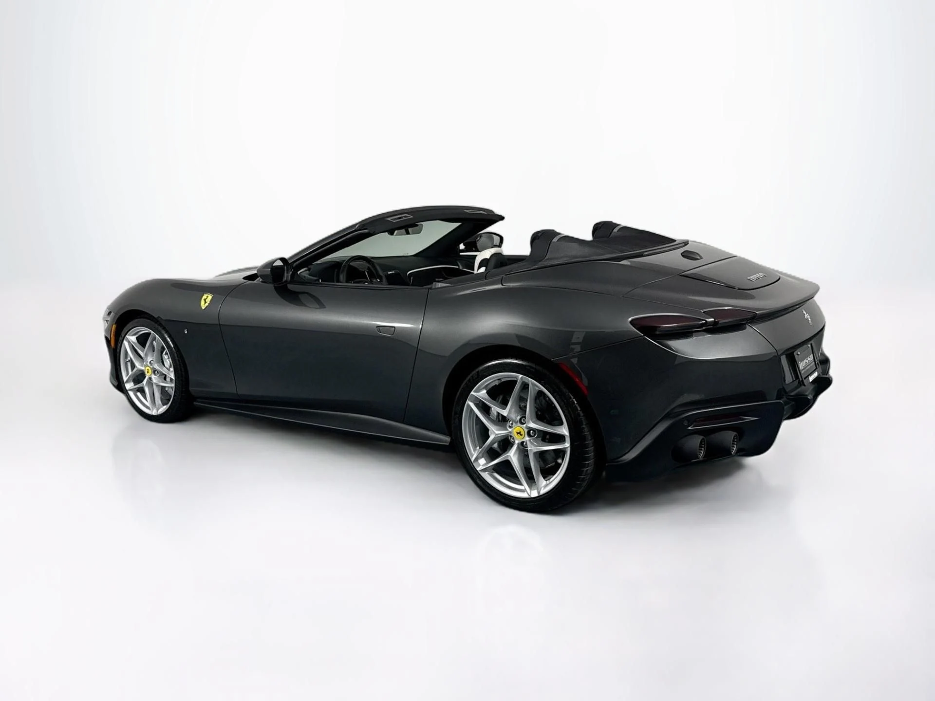 mph006_1155924533_Used_2025_Ferrari_Roma_Spider_1783621641_4f00a140a7