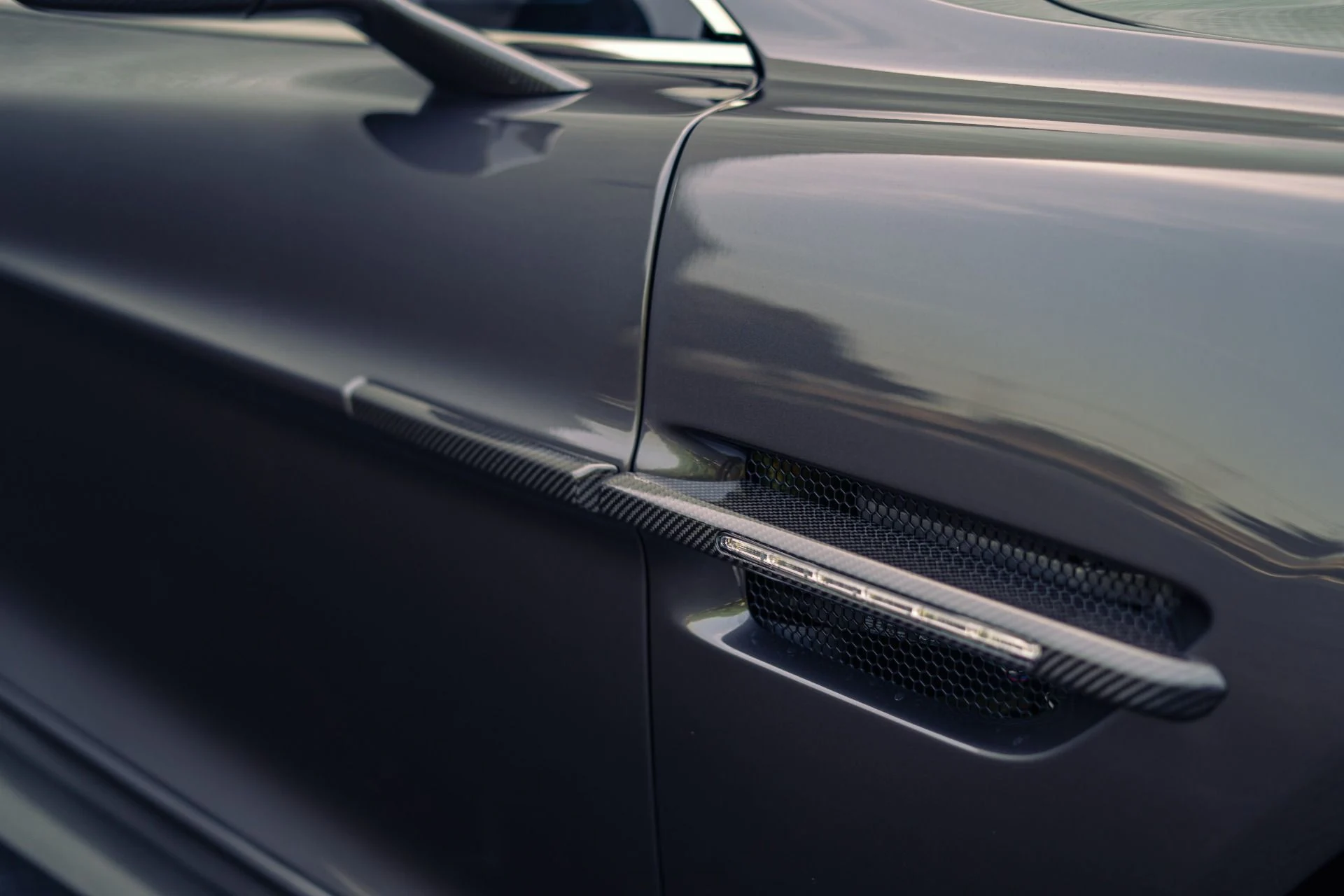 mph006_115735546_Used_2014_Aston_Martin_Vanquish_Carbon_Exterior_Package_1783984882_6e9db517bf