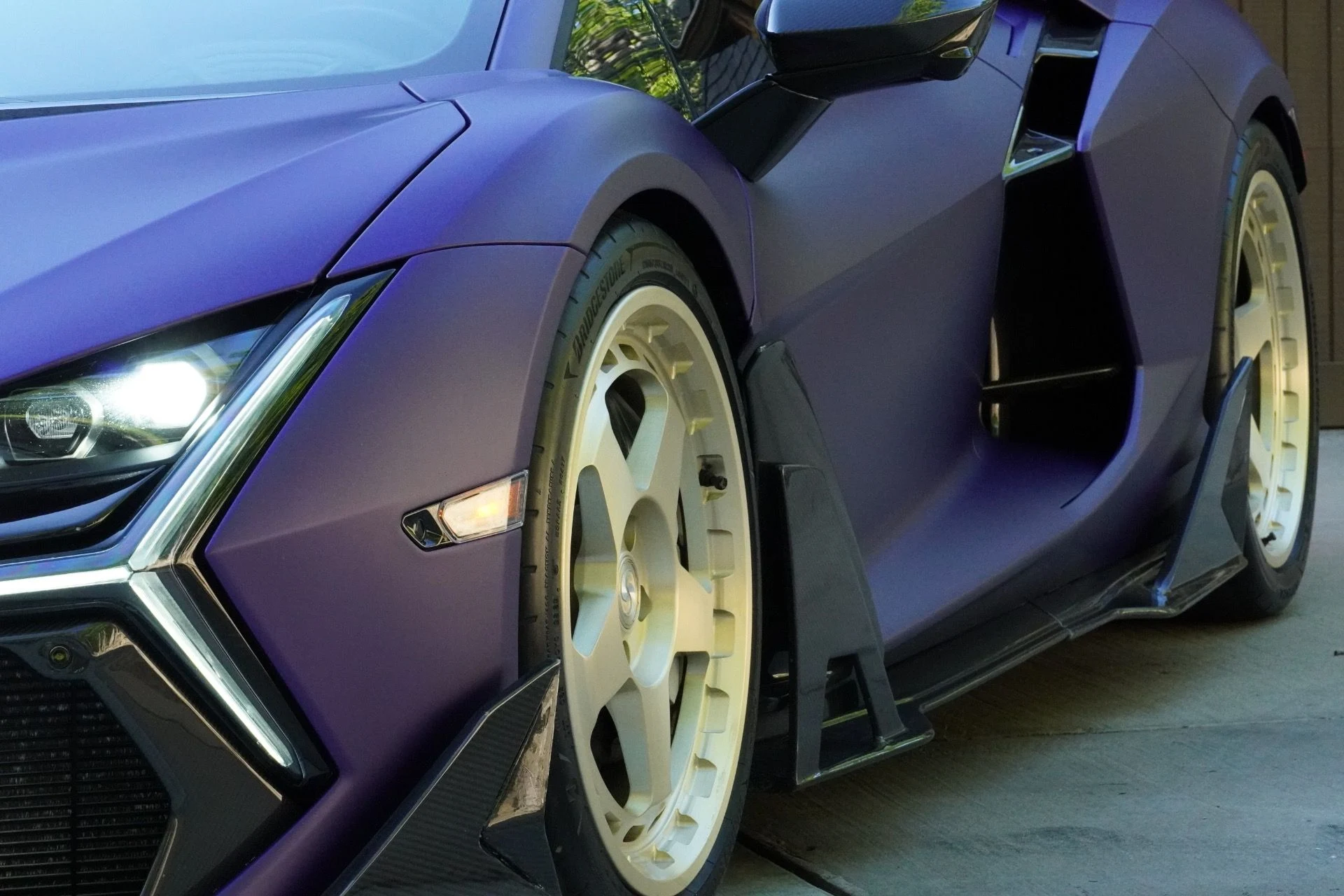 mph006_116571400_Used_2024_Lamborghini_Revuelto_1781191894_659640adaf