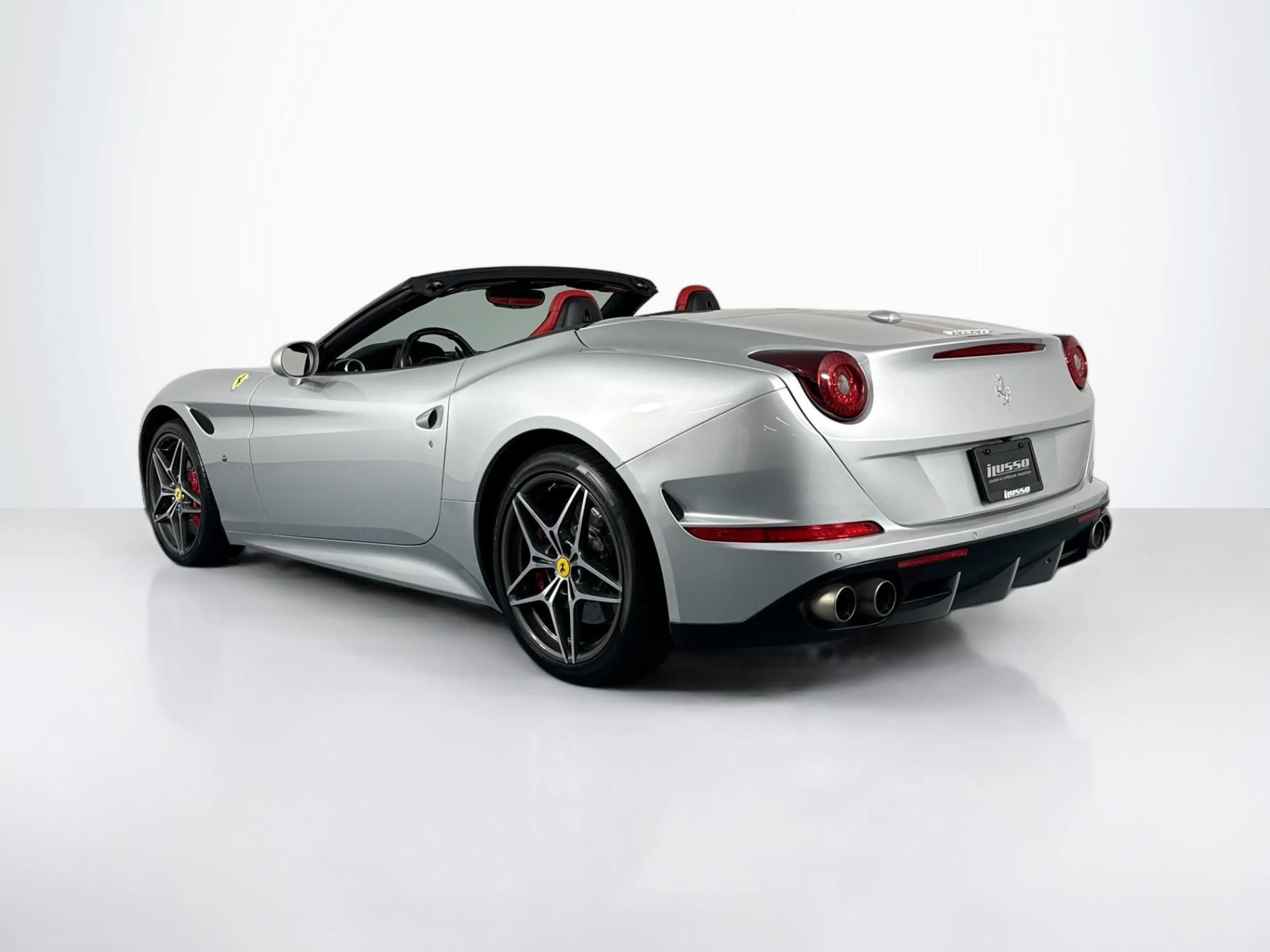 mph006_1166174389_Used_2015_Ferrari_California_T_1782334318_7492f4a474