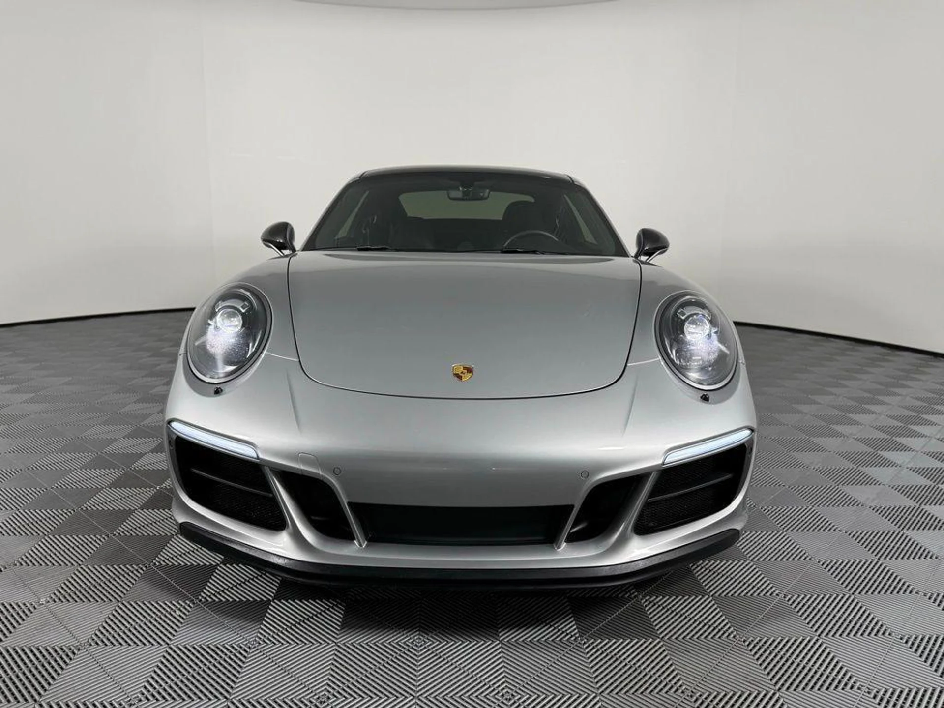 mph006_116736252_i_B_Iz09m9u_K18_HJGI_Fkwfr_Raw_FY_3db74a1952