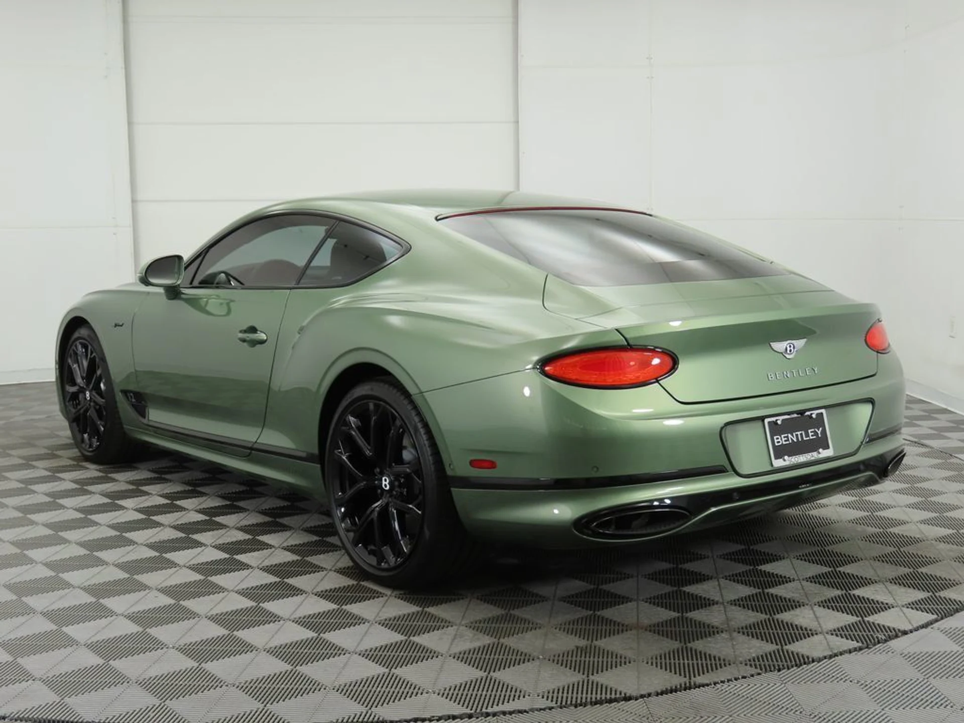 mph006_1168680167_used_2024_bentley_continental_gtspeedcoupe_8119_22512898_7_1024_f92c573c0c