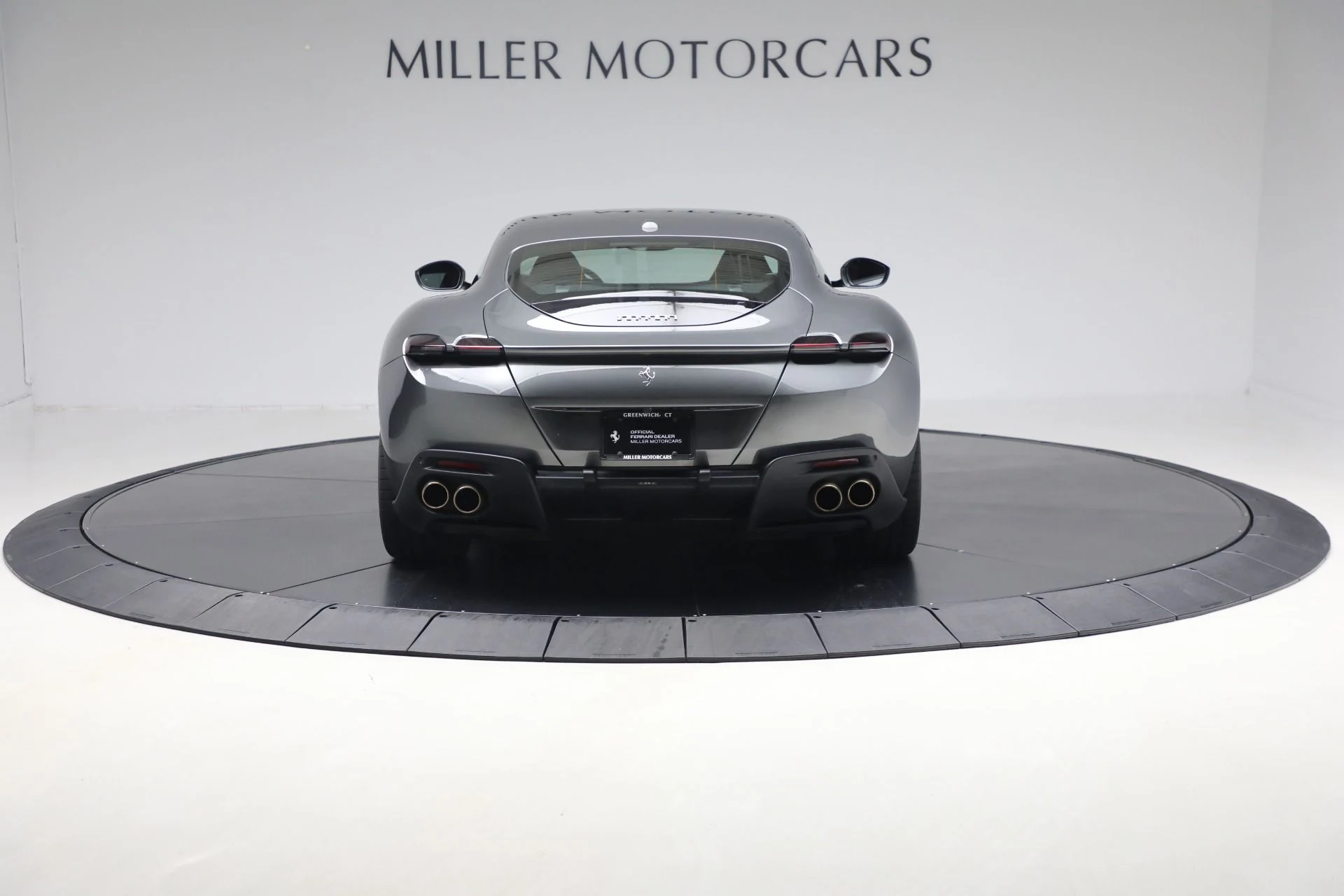 mph006_1181603195_Used_2024_Ferrari_Roma_1cabf57aed