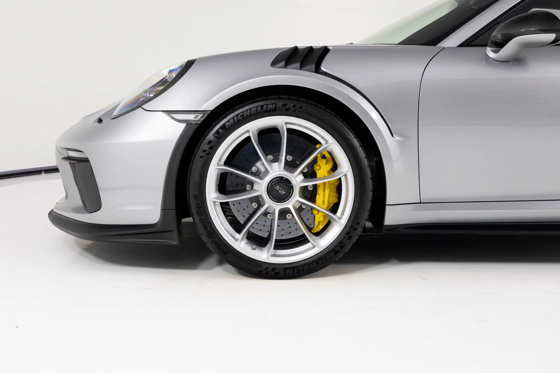 mph006_1181952144_Used_2019_Porsche_911_GT_3_RS_1761084284_ad84342779