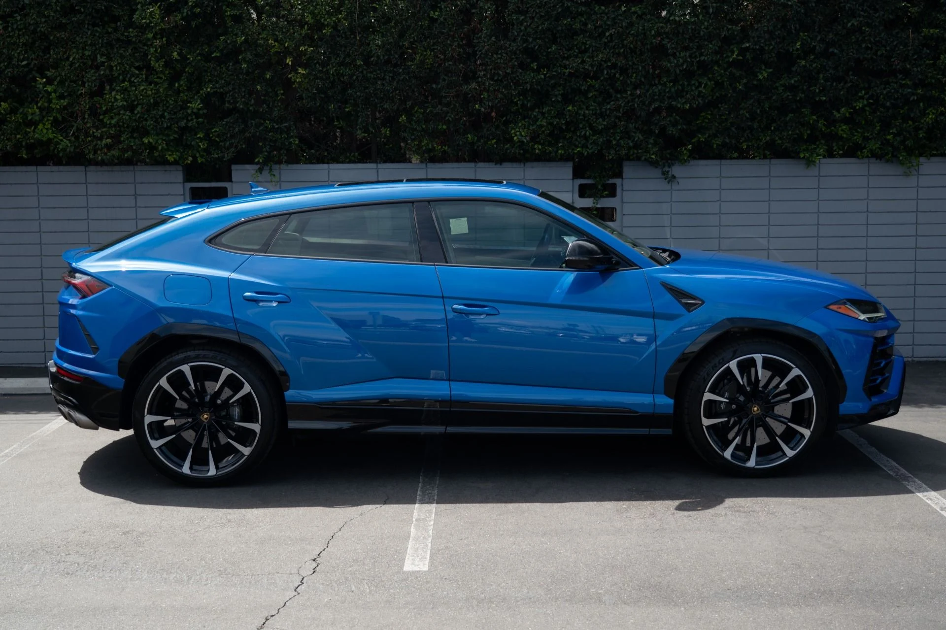 mph006_1202959999_Used_2021_Lamborghini_Urus_1756334741_caab6e6b5c