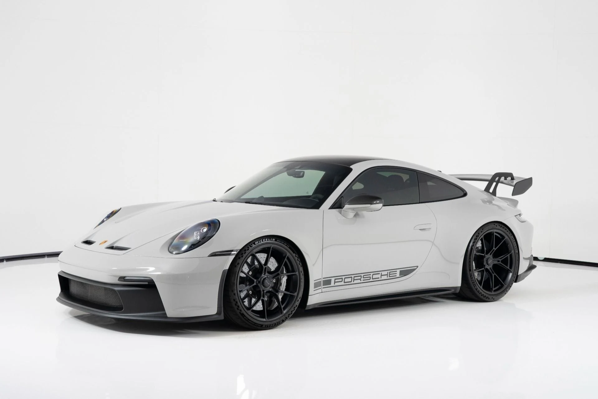mph006_1232730024_Used_2022_Porsche_911_GT_3_1772126171_166af267d3