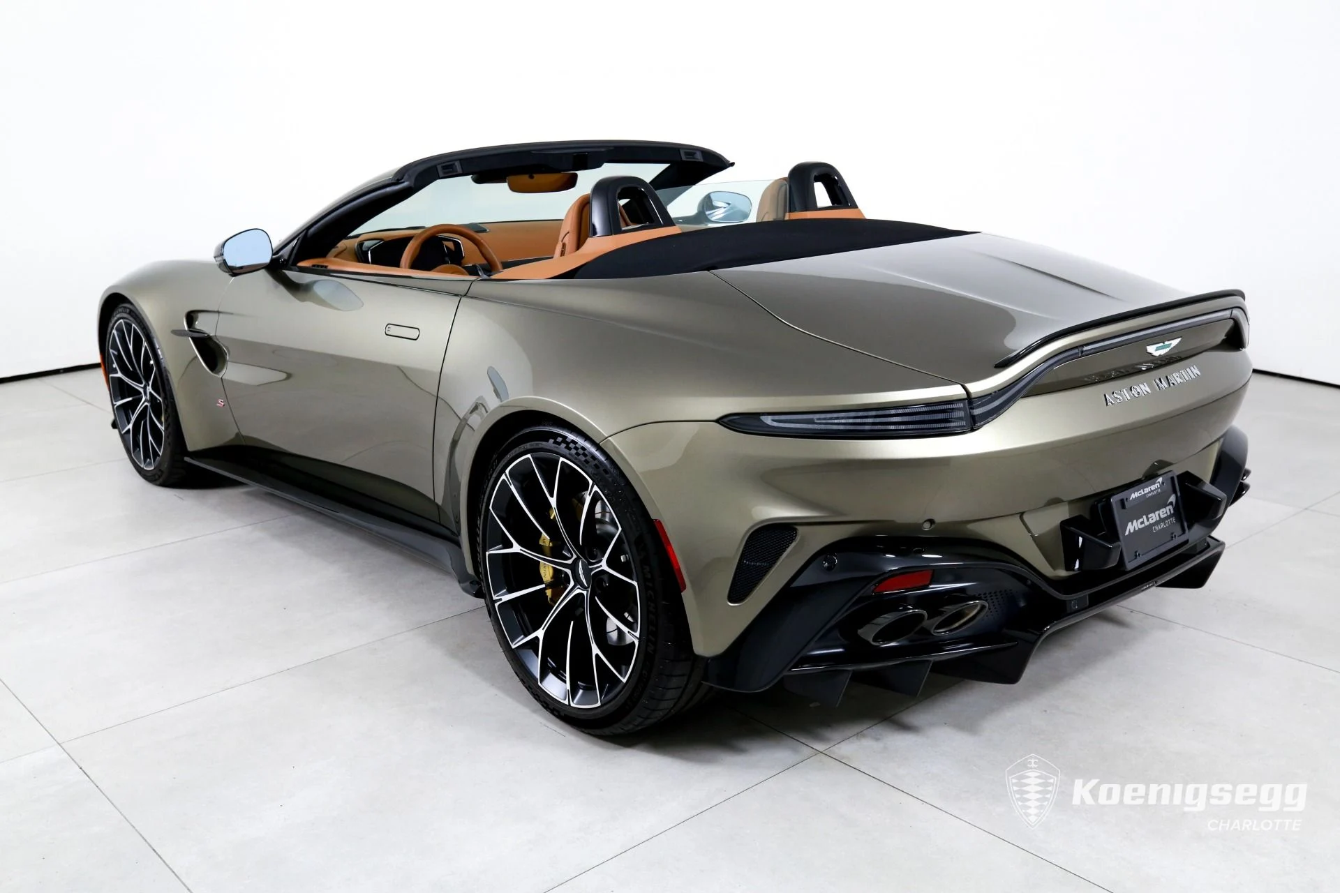 mph006_1233582116_Used_2026_Aston_Martin_Vantage_S_Roadster_1782838317_32ad4e4978