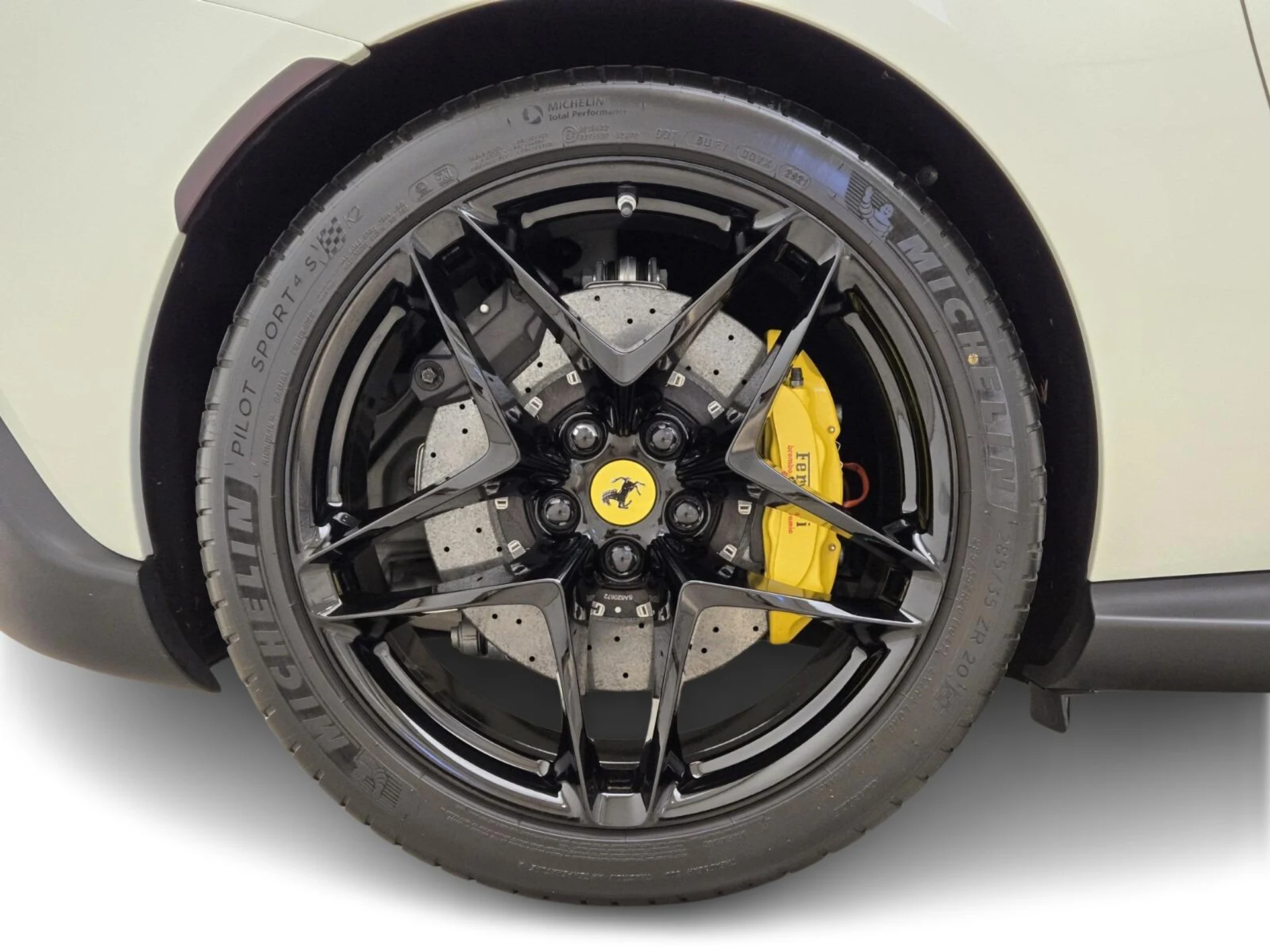 mph006_124630682_Used_2022_Ferrari_Roma_1760771244_5cfa8c75ca
