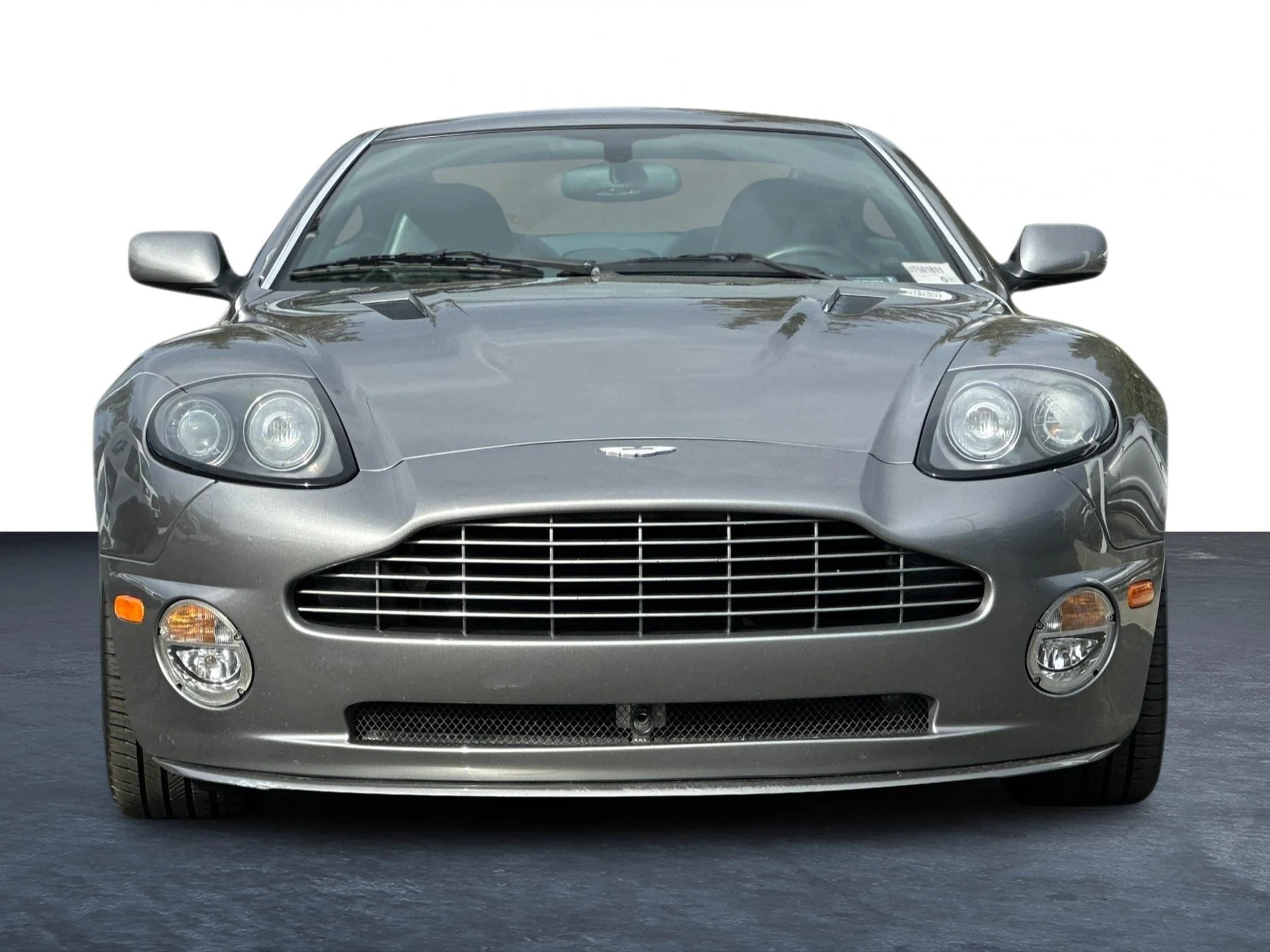 mph006_124942218_Used_2005_Aston_Martin_Vanquish_S_1772012906_2762a5bca5