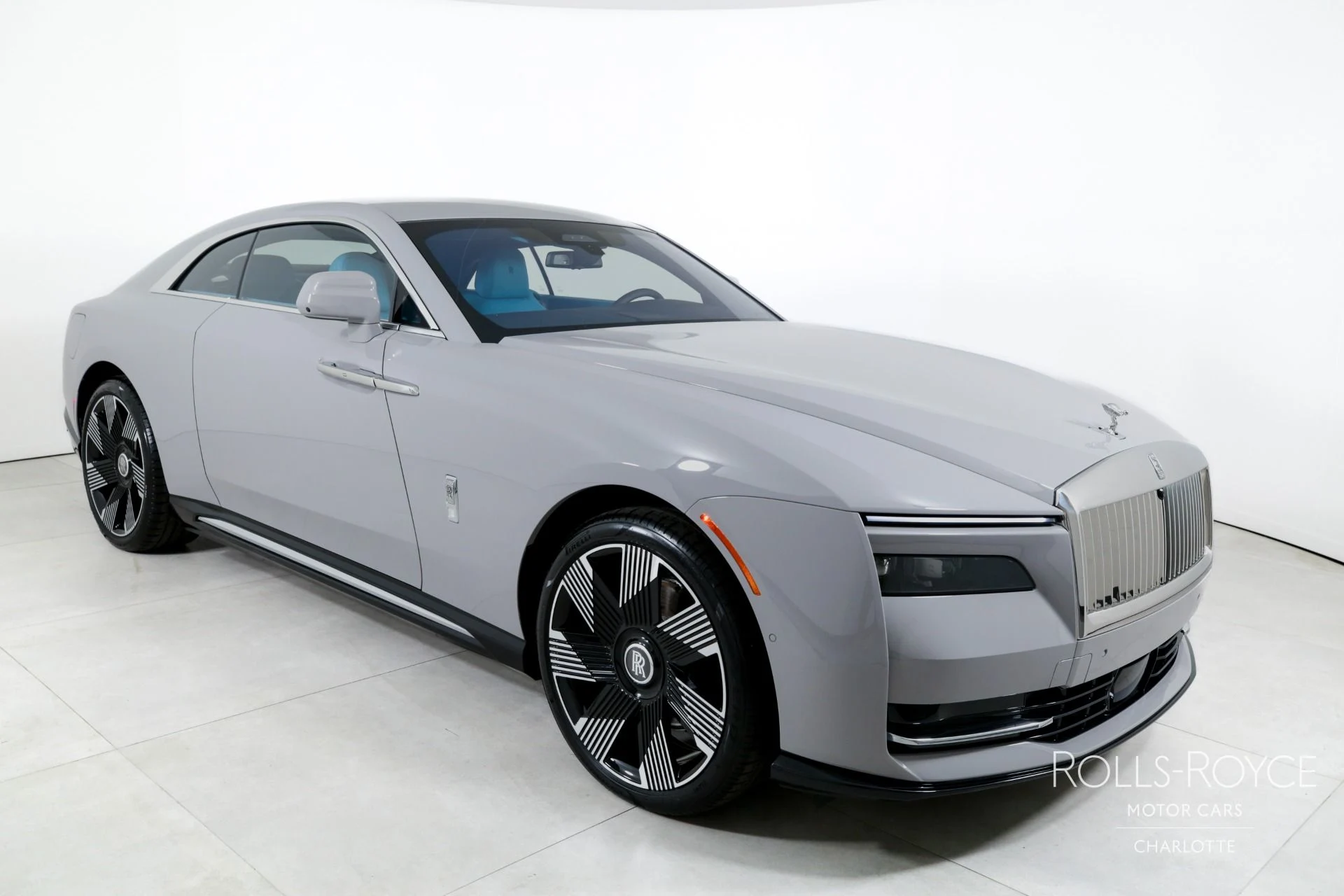 mph006_1279853936_Used_2025_Rolls_Royce_Spectre_1734039805_1f1c961bb4