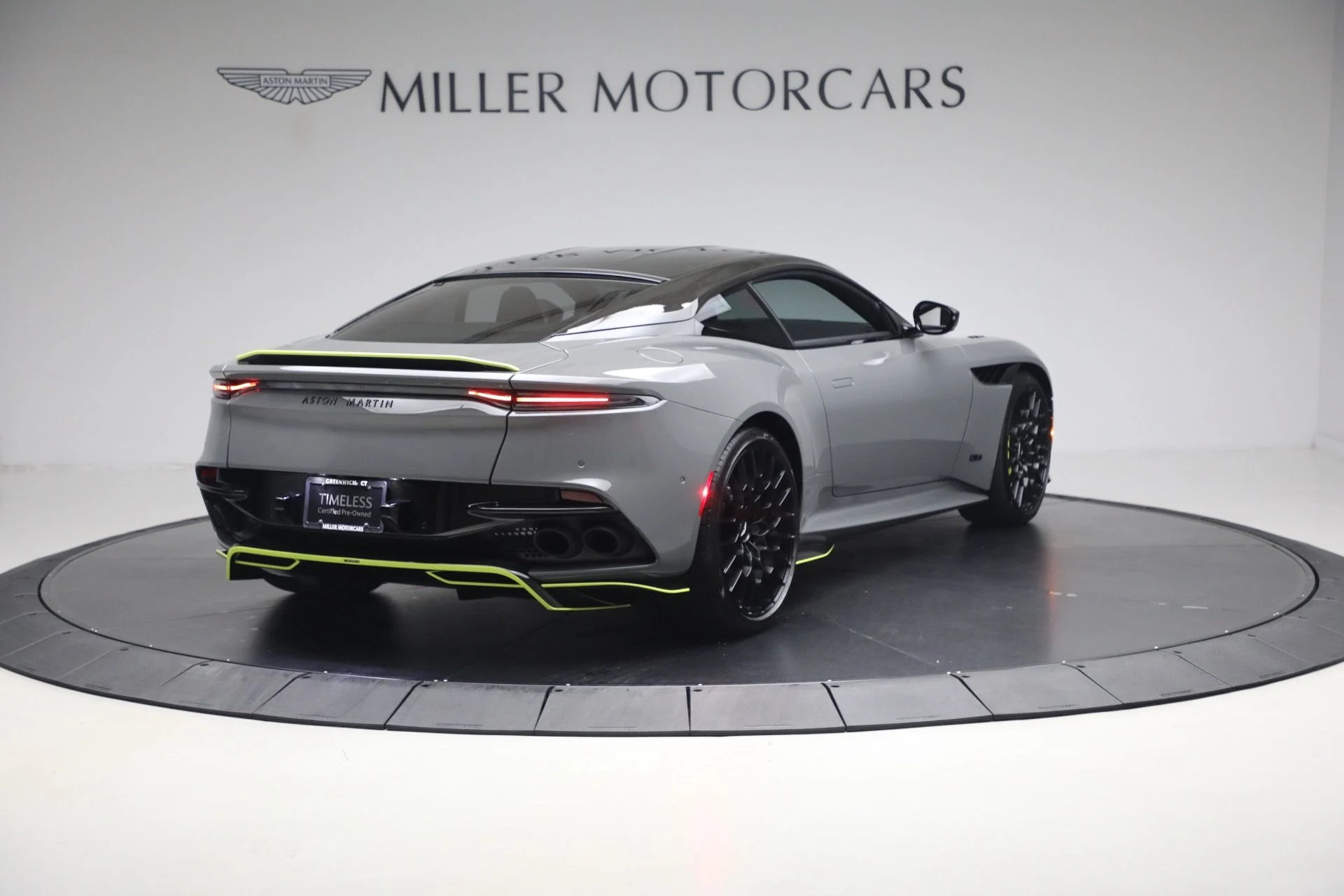 mph006_1281736855_Used_2023_Aston_Martin_DBS_770_Ultimate_1786363395_3ce979414e