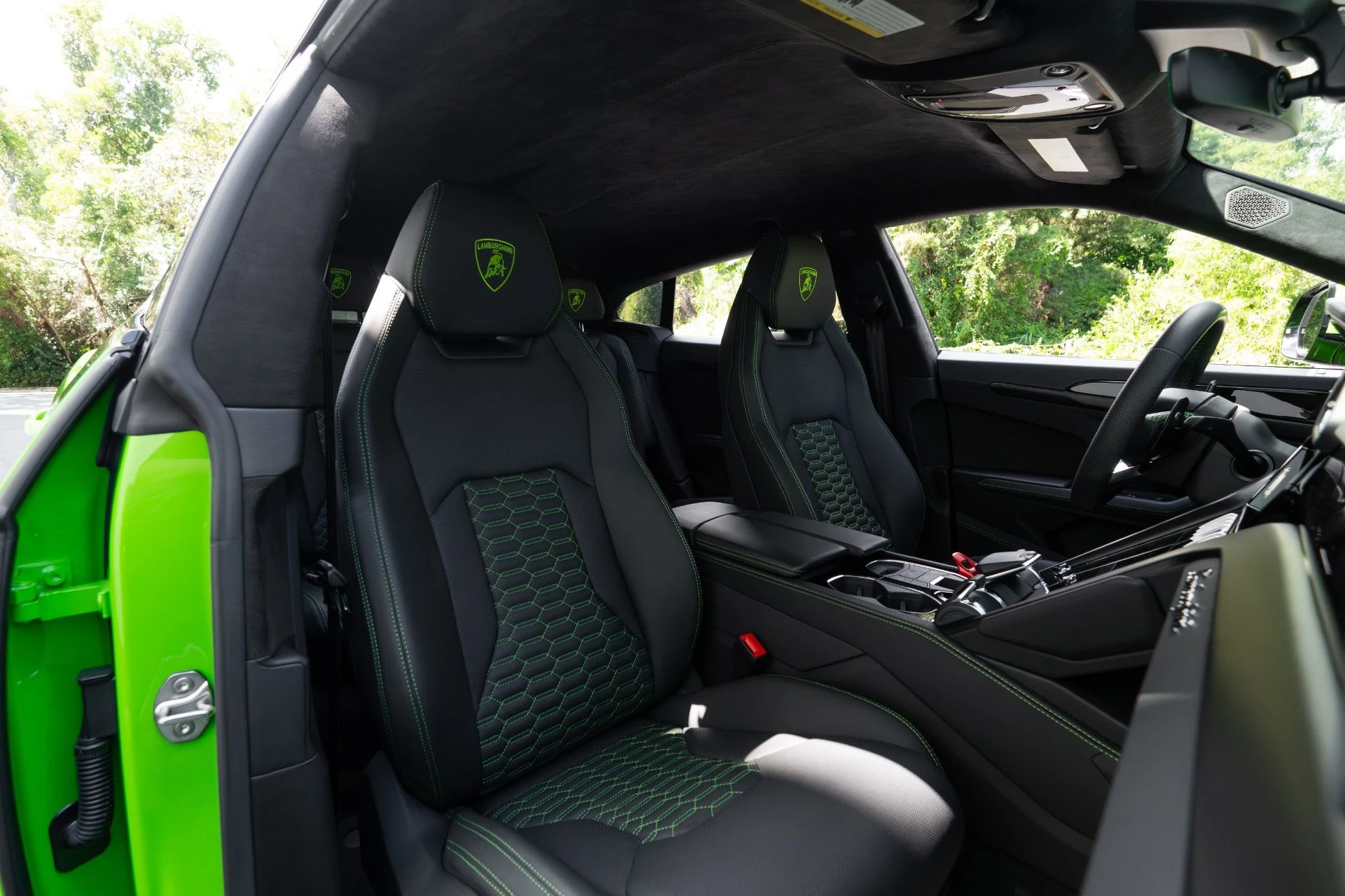mph006_1285887456_Used_2023_Lamborghini_Urus_S_1758835388_89909ed8a2