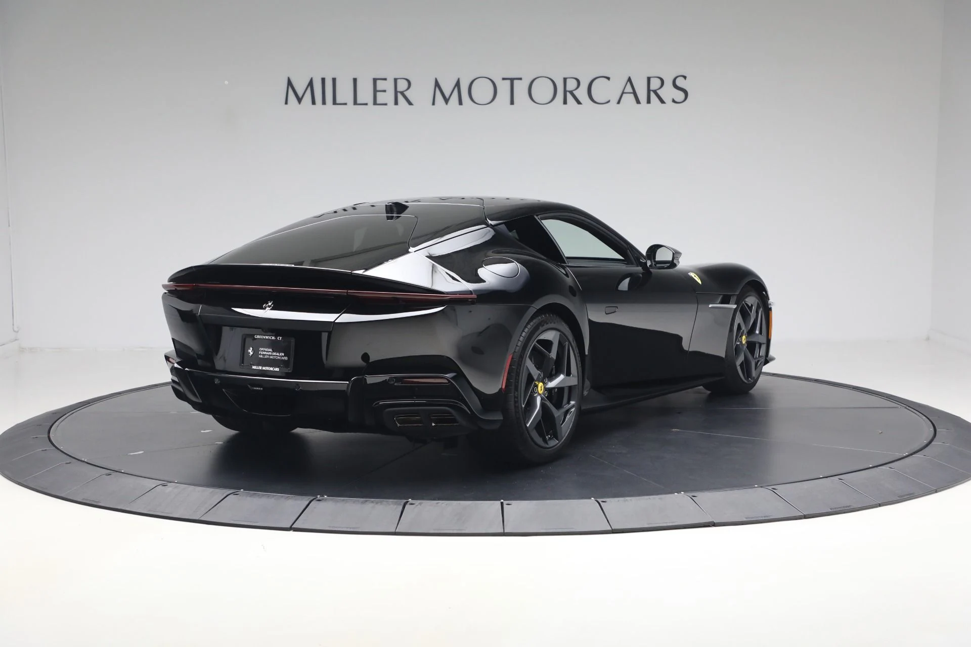 mph006_129399446_Used_2025_Ferrari_12_Cilindri_1784639089_6017b065e0