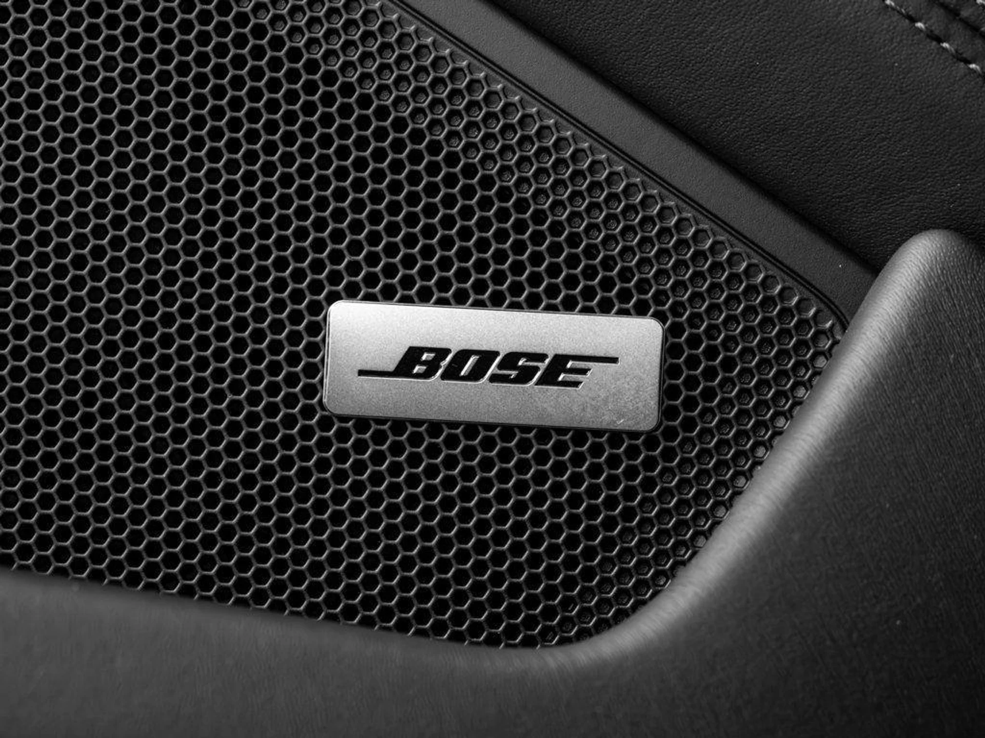 mph006_1295312597_E6_qv_X_Mli_PPB_Gui_AU_Ex4_X2_Zq_Ux_U_16df70a615