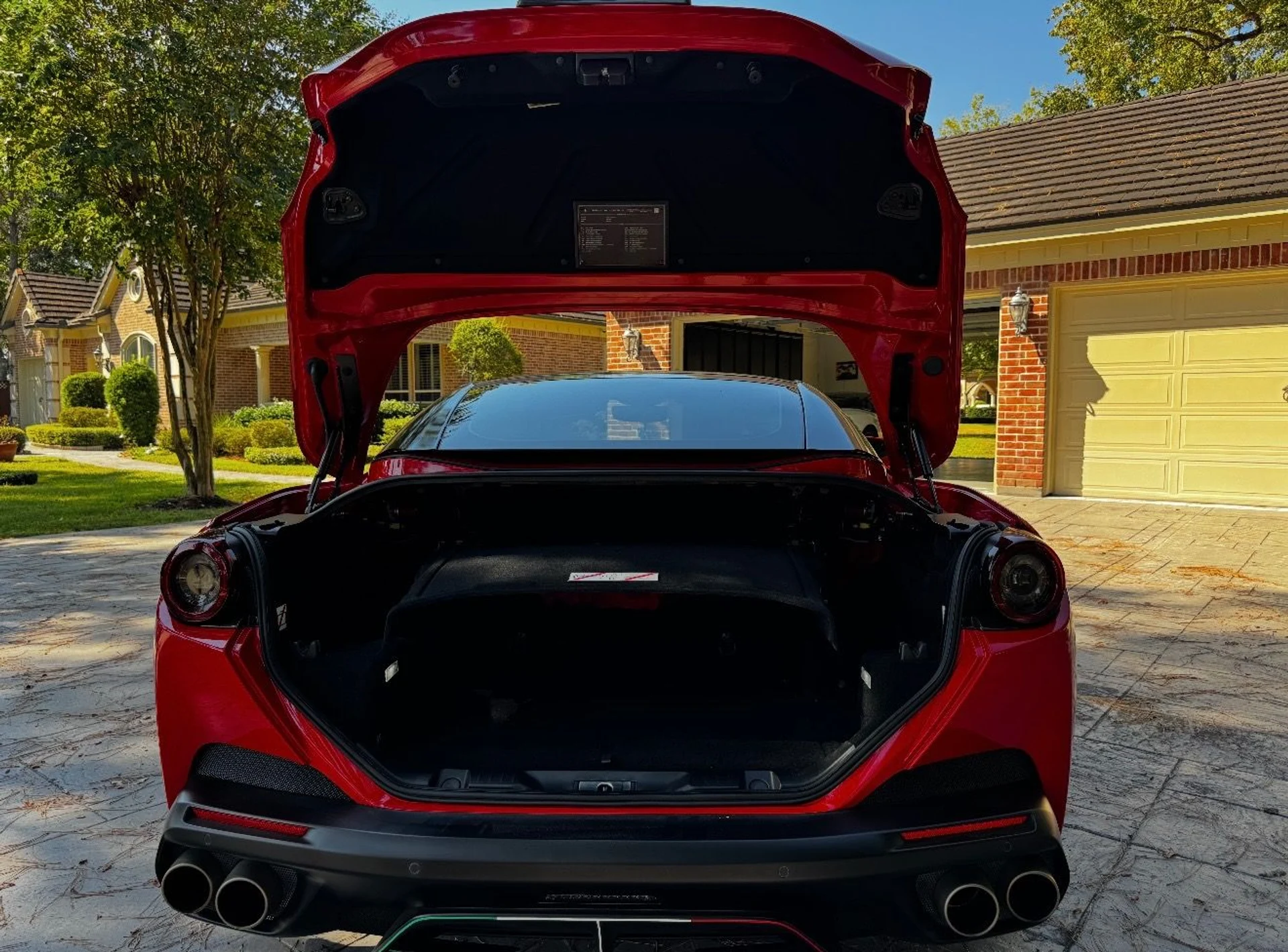 mph006_1295533120_Used_2019_Ferrari_Portofino_1760471445_fd036367b5
