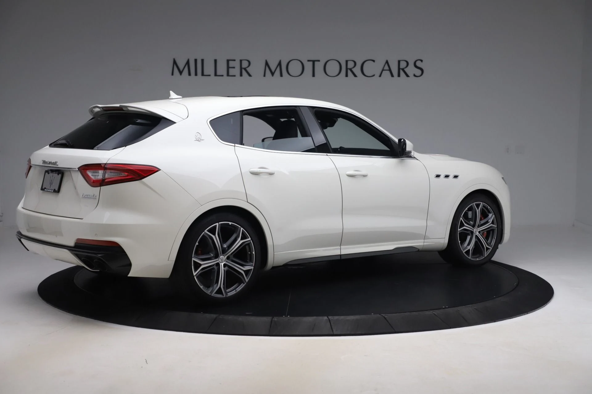 mph006_1297249973_Used_2019_Maserati_Levante_Trofeo_1783628754_a2304f4f10