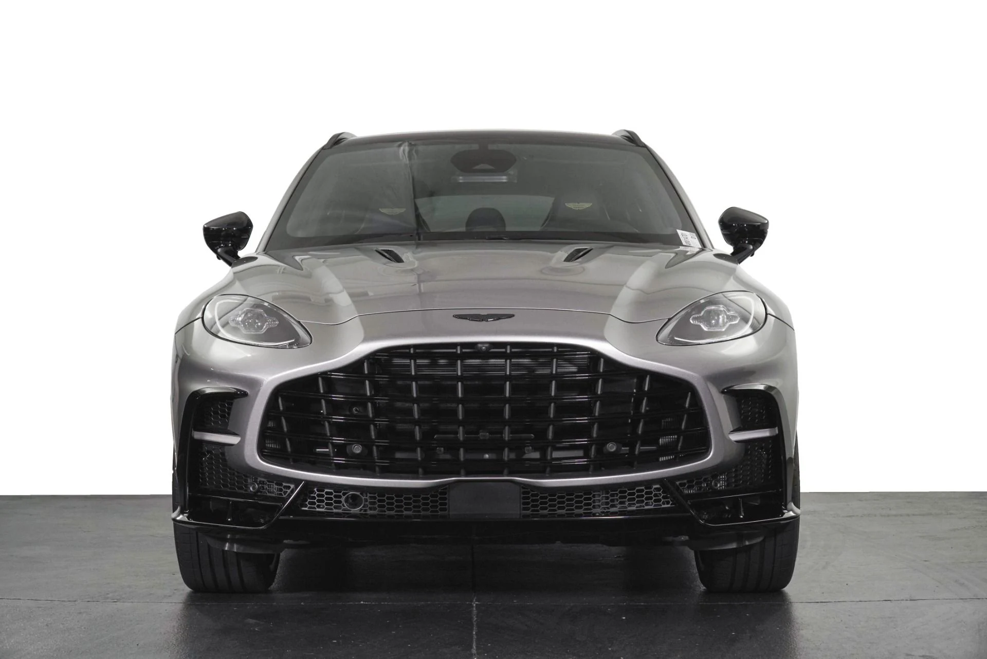 mph006_130068670_New_2026_Aston_Martin_DBX_S_1790660353_8feb4f8c5d