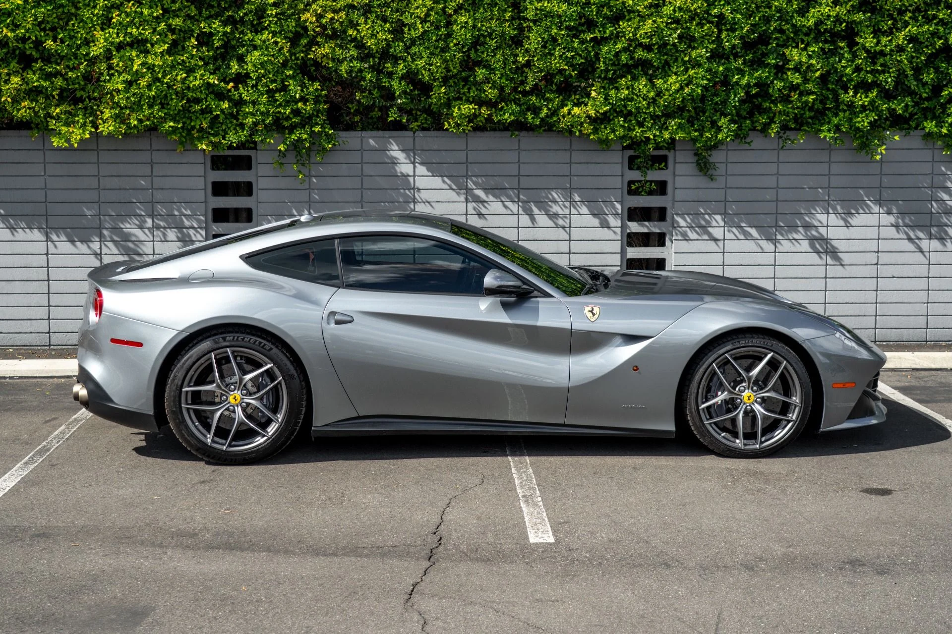 mph006_1306752155_Used_2016_Ferrari_F12berlinetta_1760560536_1a24b13841