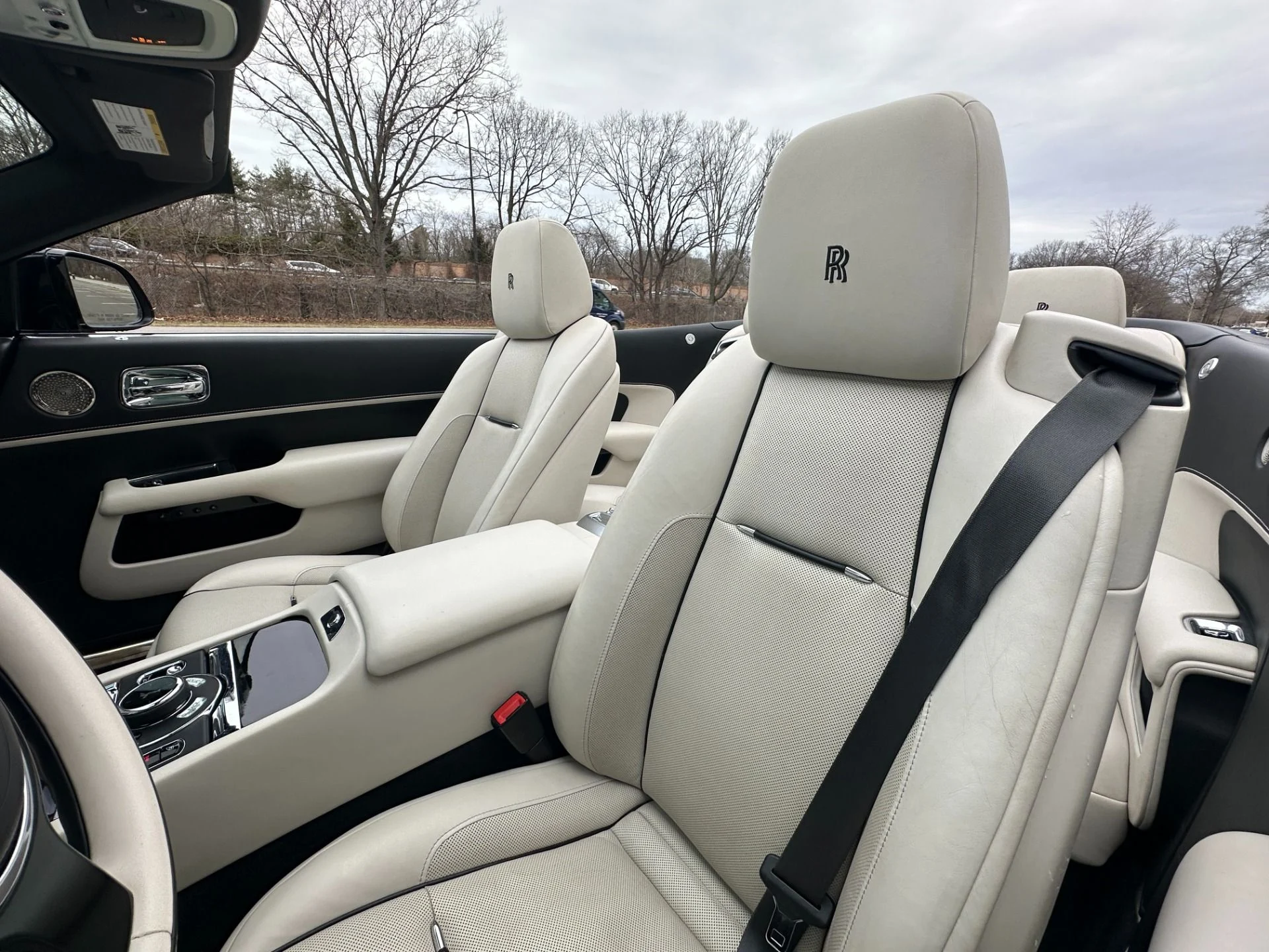 mph006_1316344290_Used_2018_Rolls_Royce_Dawn_1773697540_bcc2170c93